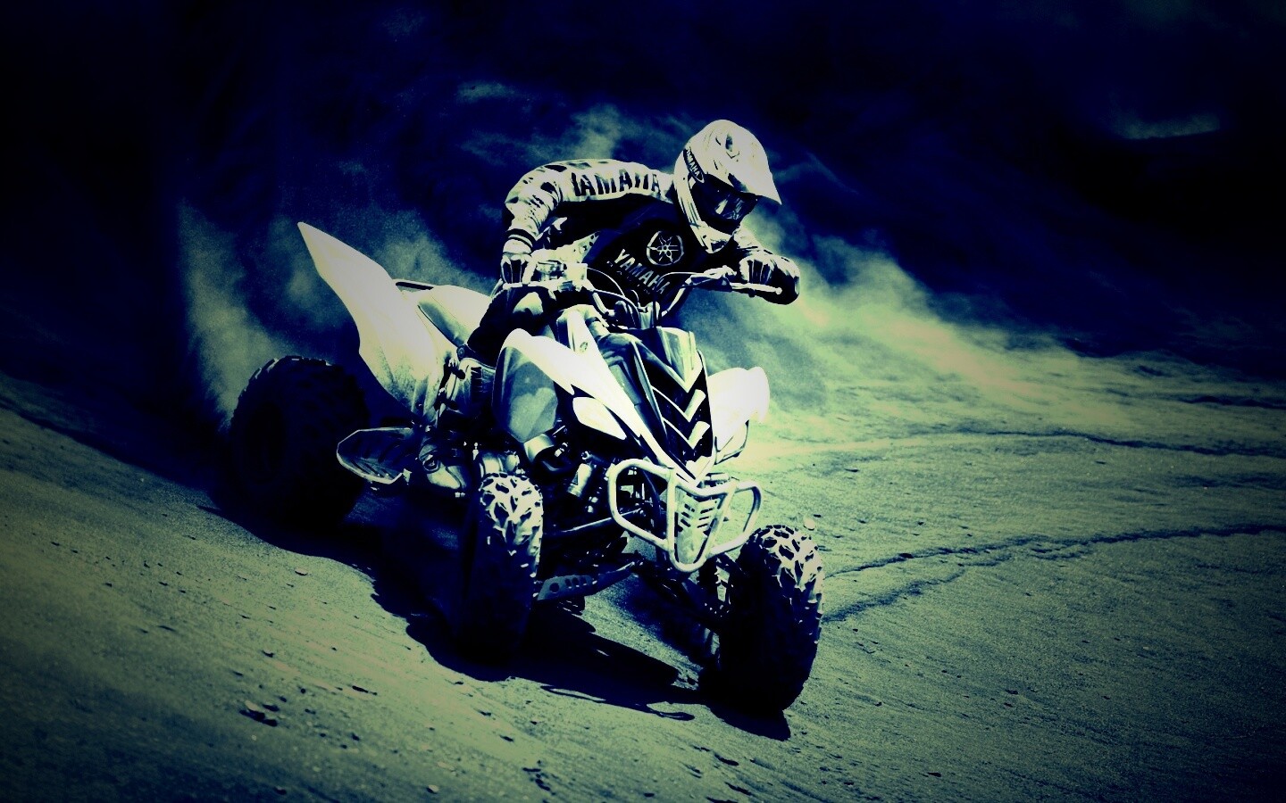 Спортсмен на квадроцикле обои