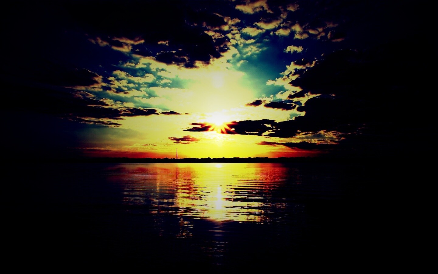 Закат над озером обои