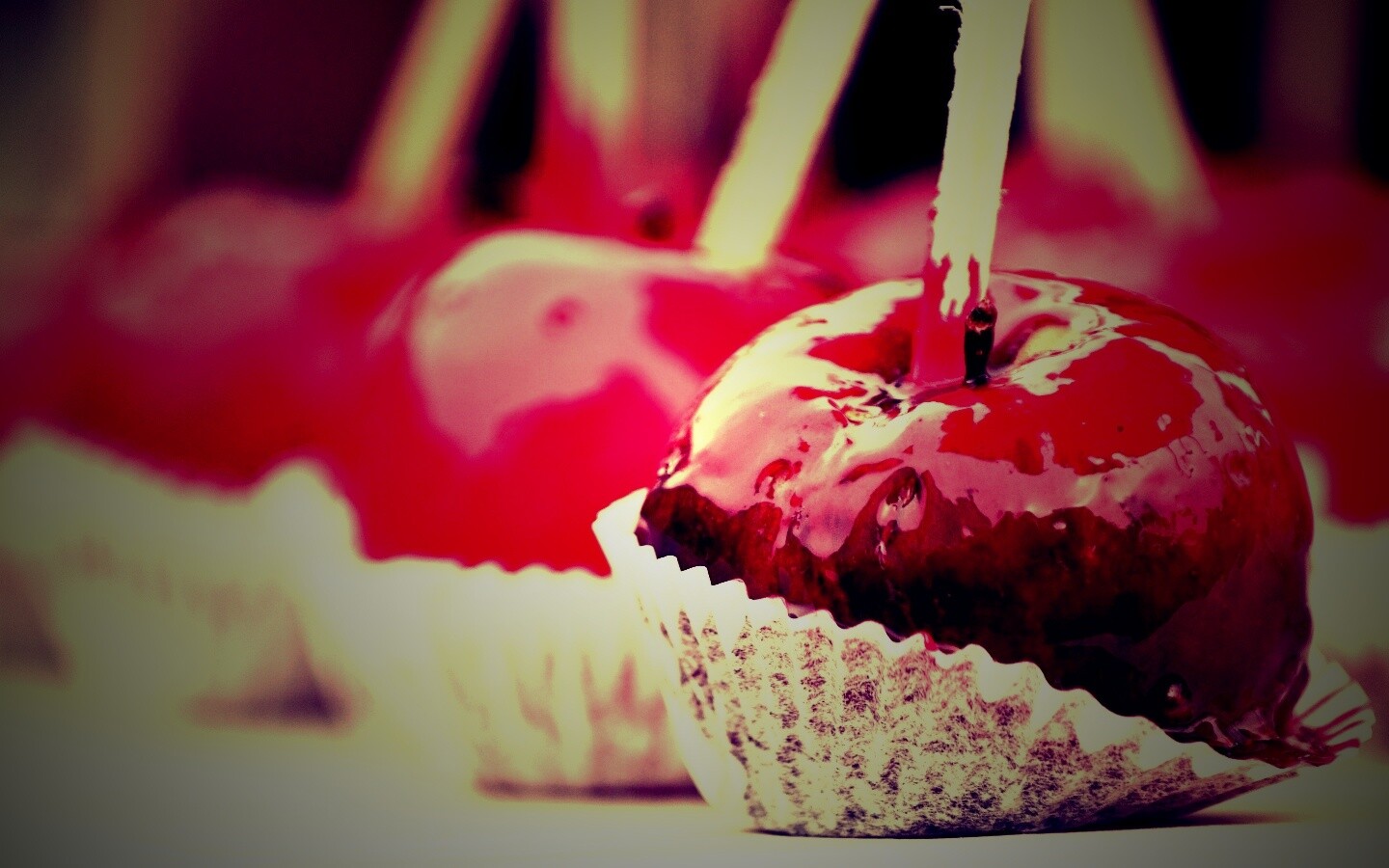 Яблочко в карамели обои