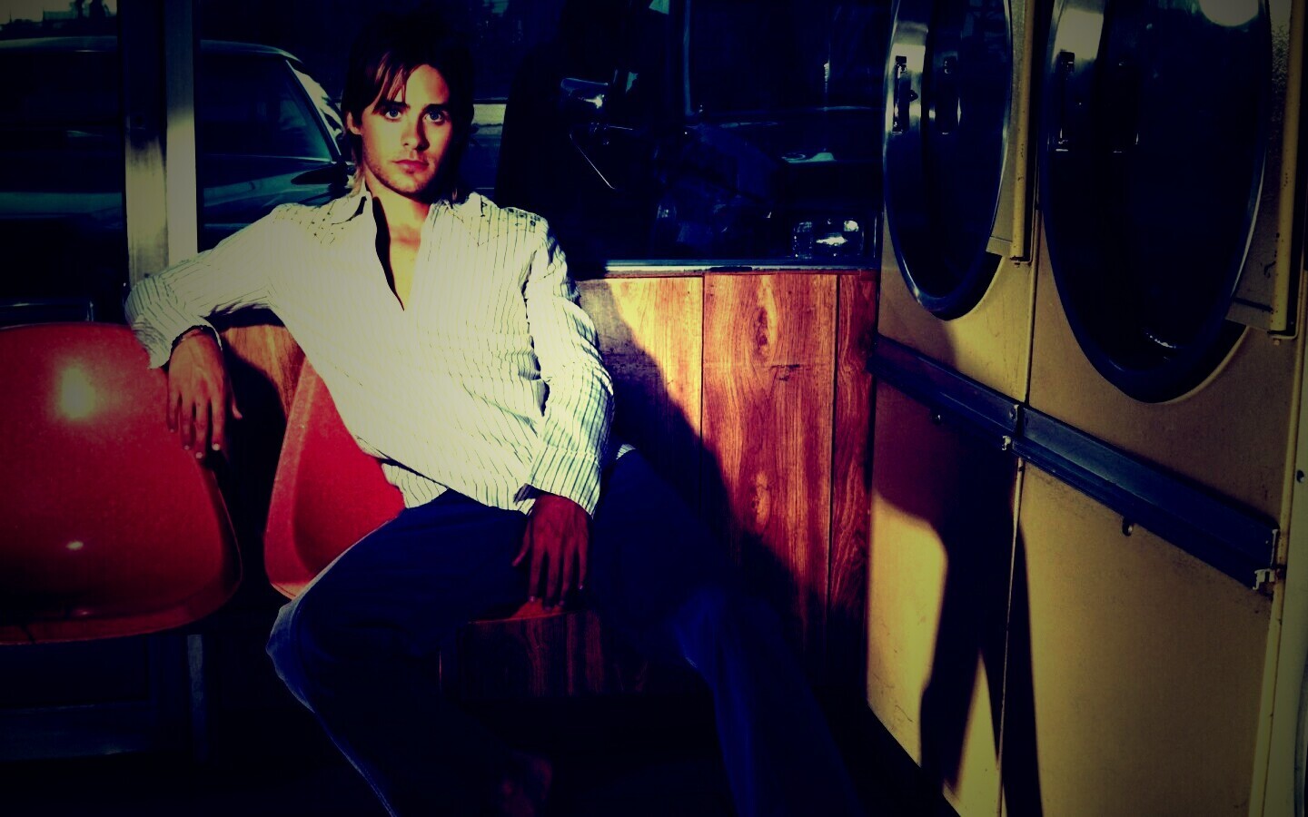 Джаред  Лето на стуле обои