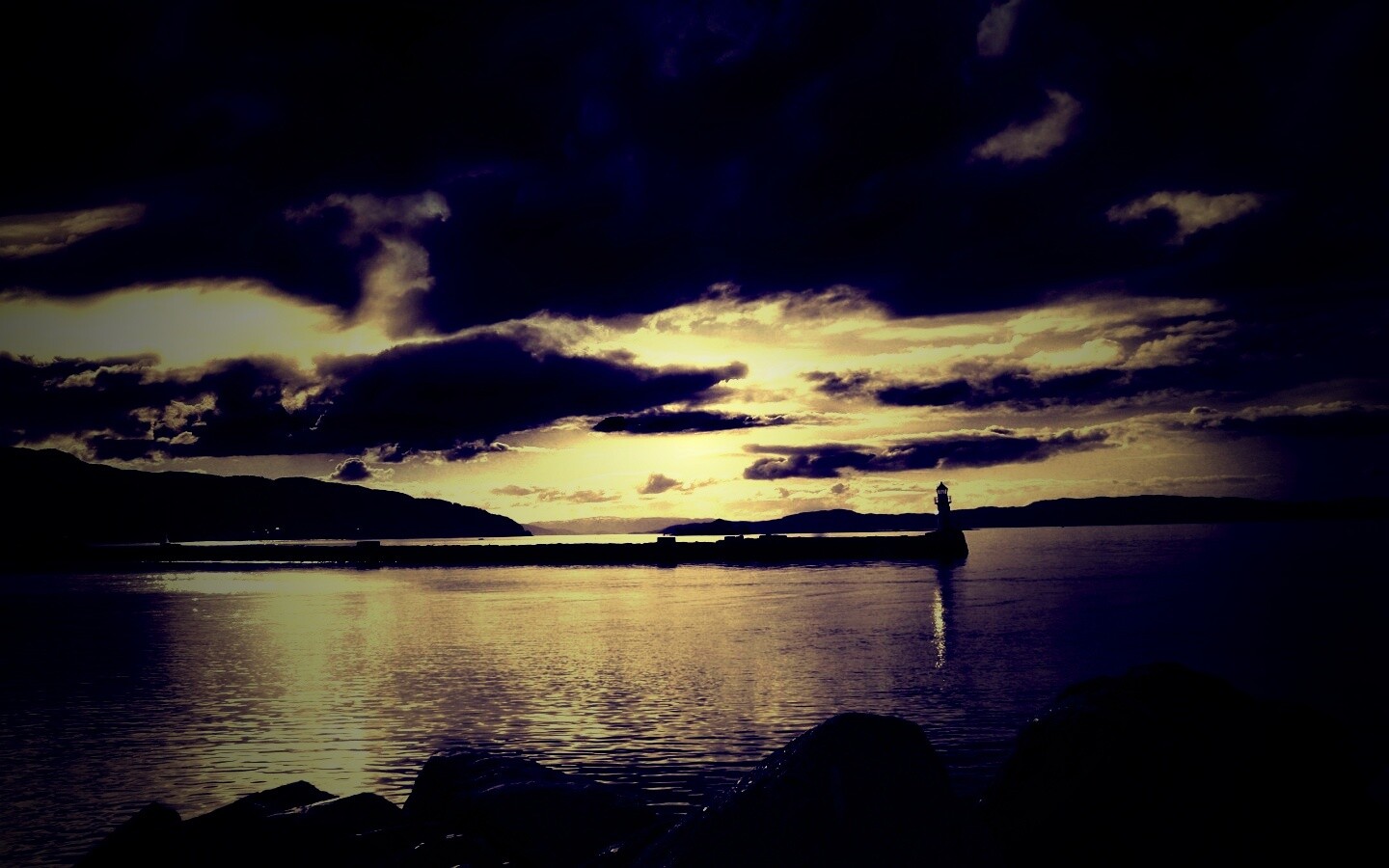 Маяк в далеке обои