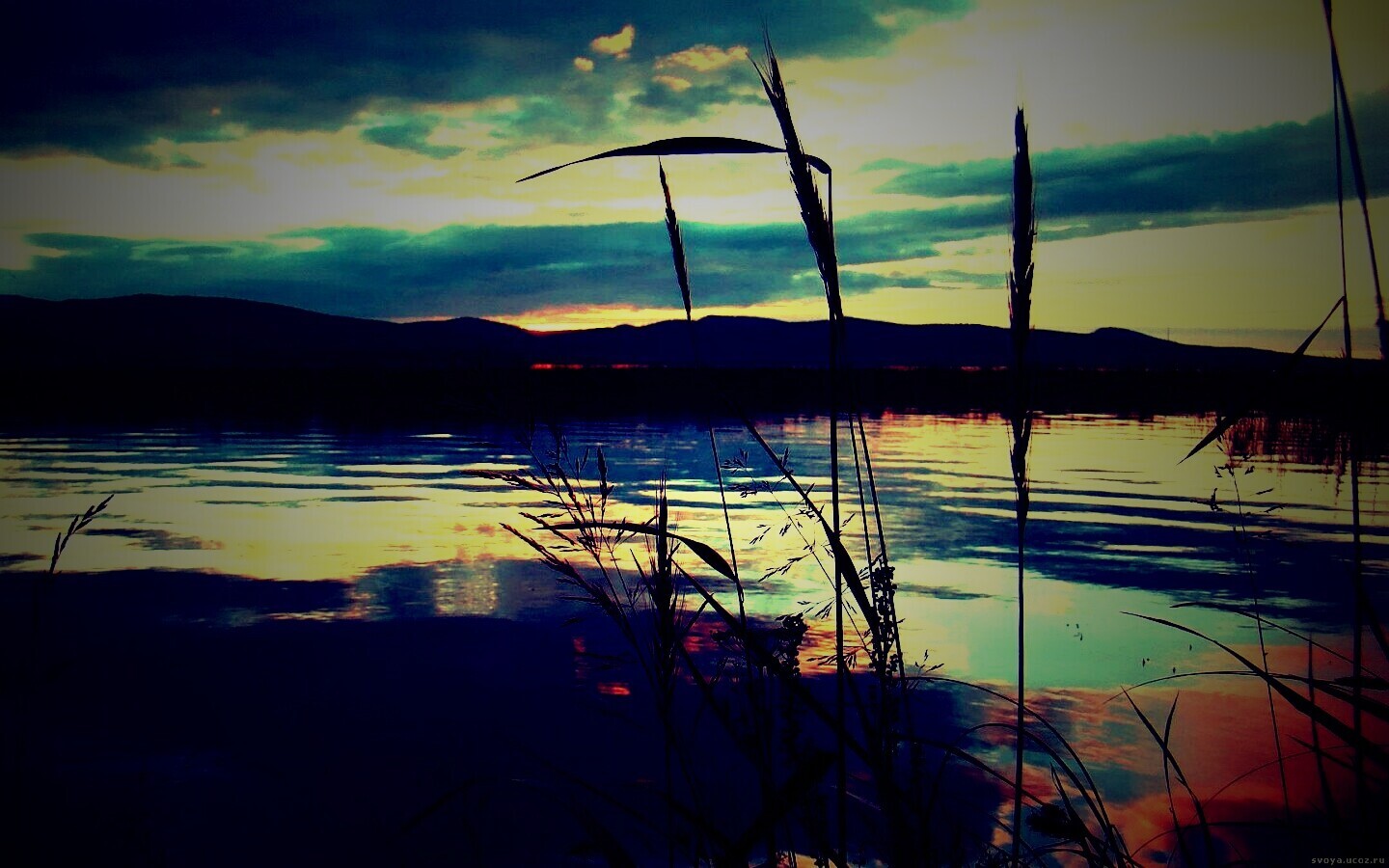 Закат на озере обои