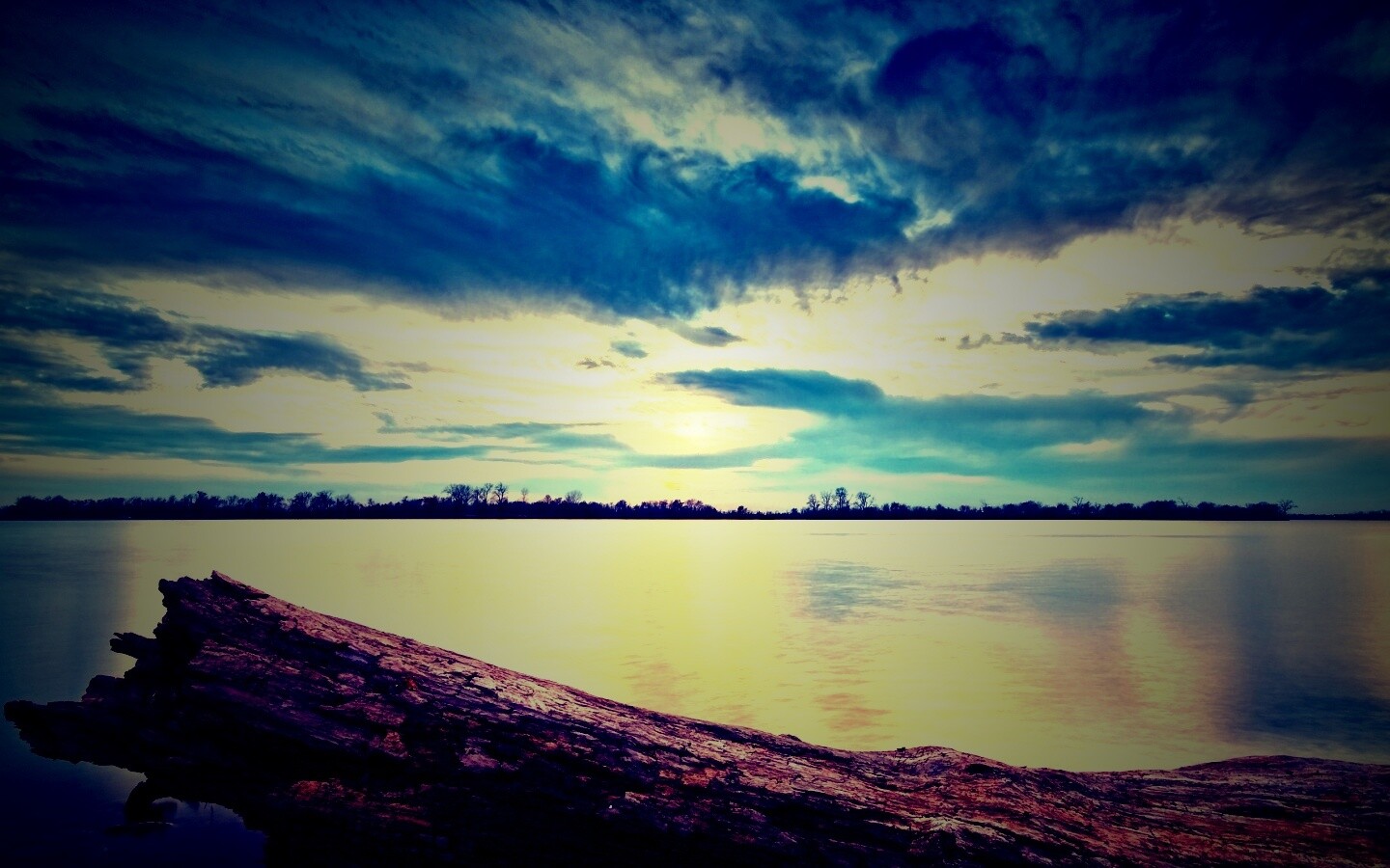Закат на озере обои