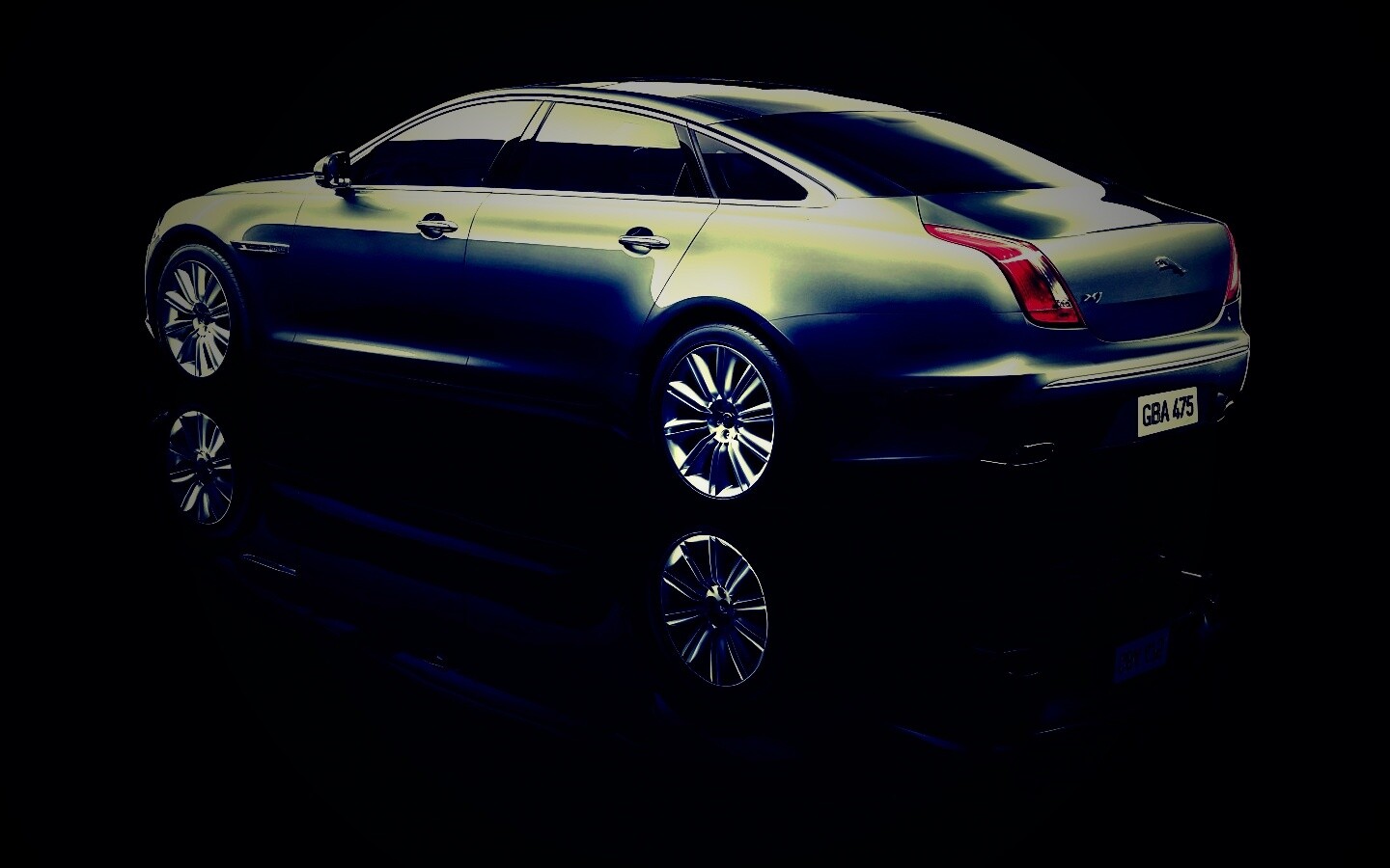 Шикарный седан от ягуар обои