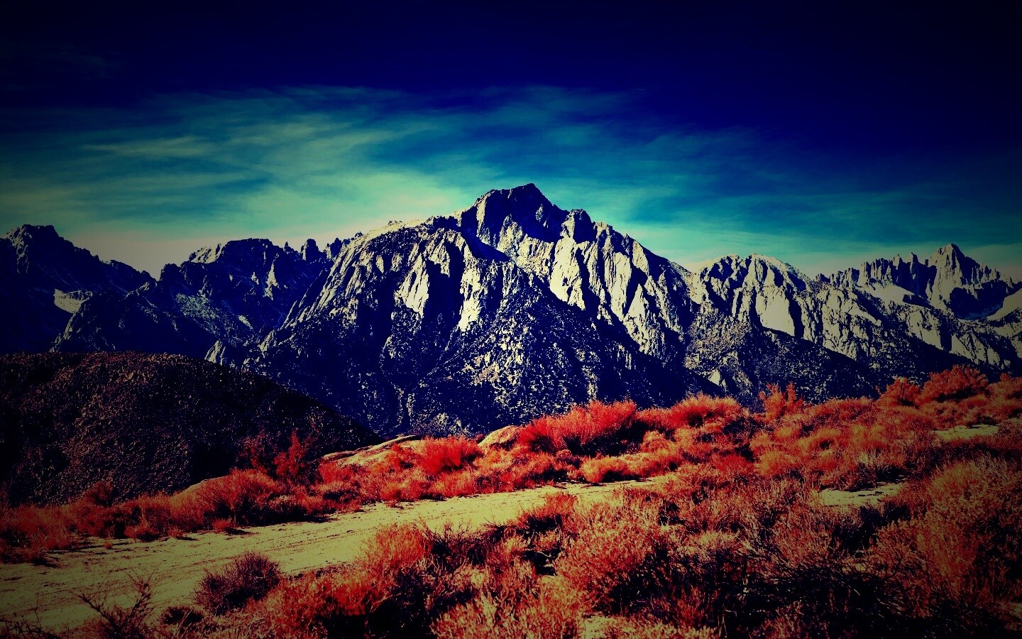 Горы у пустыни обои