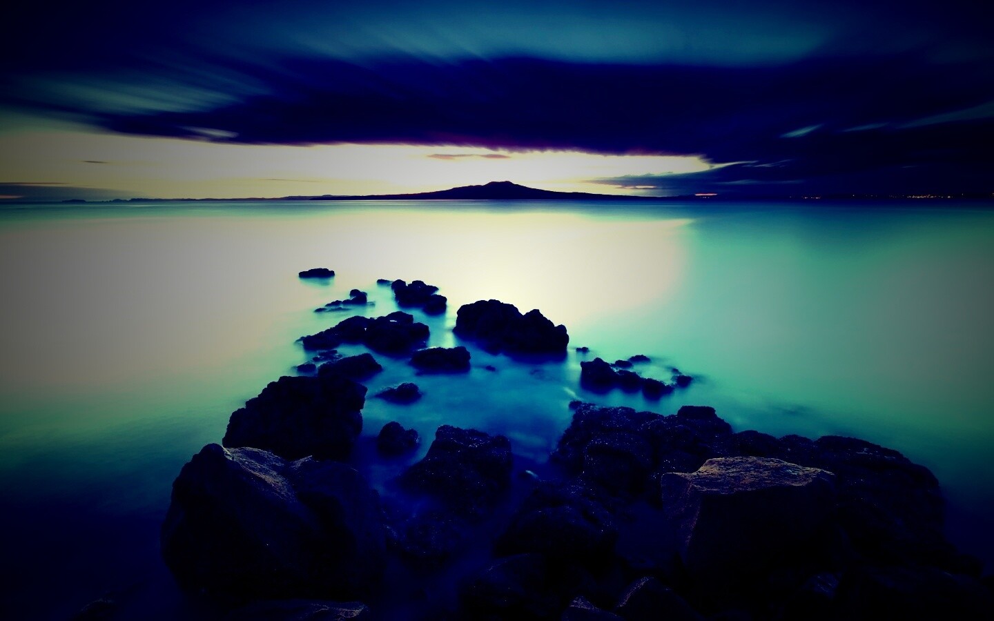 Озеро в тумане обои