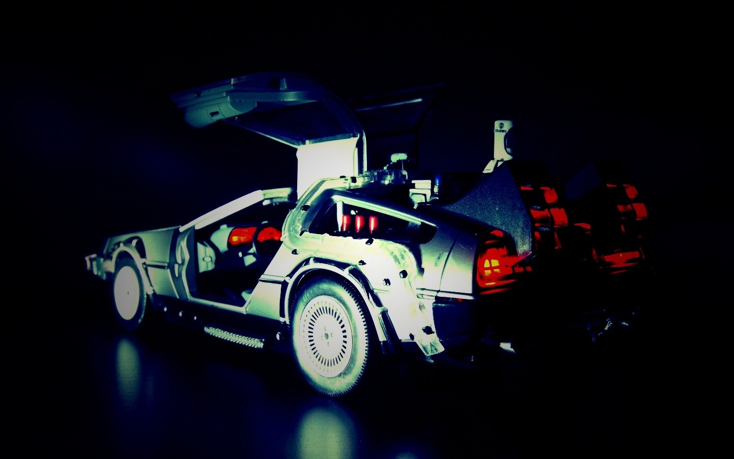 Фигурка делореана обои