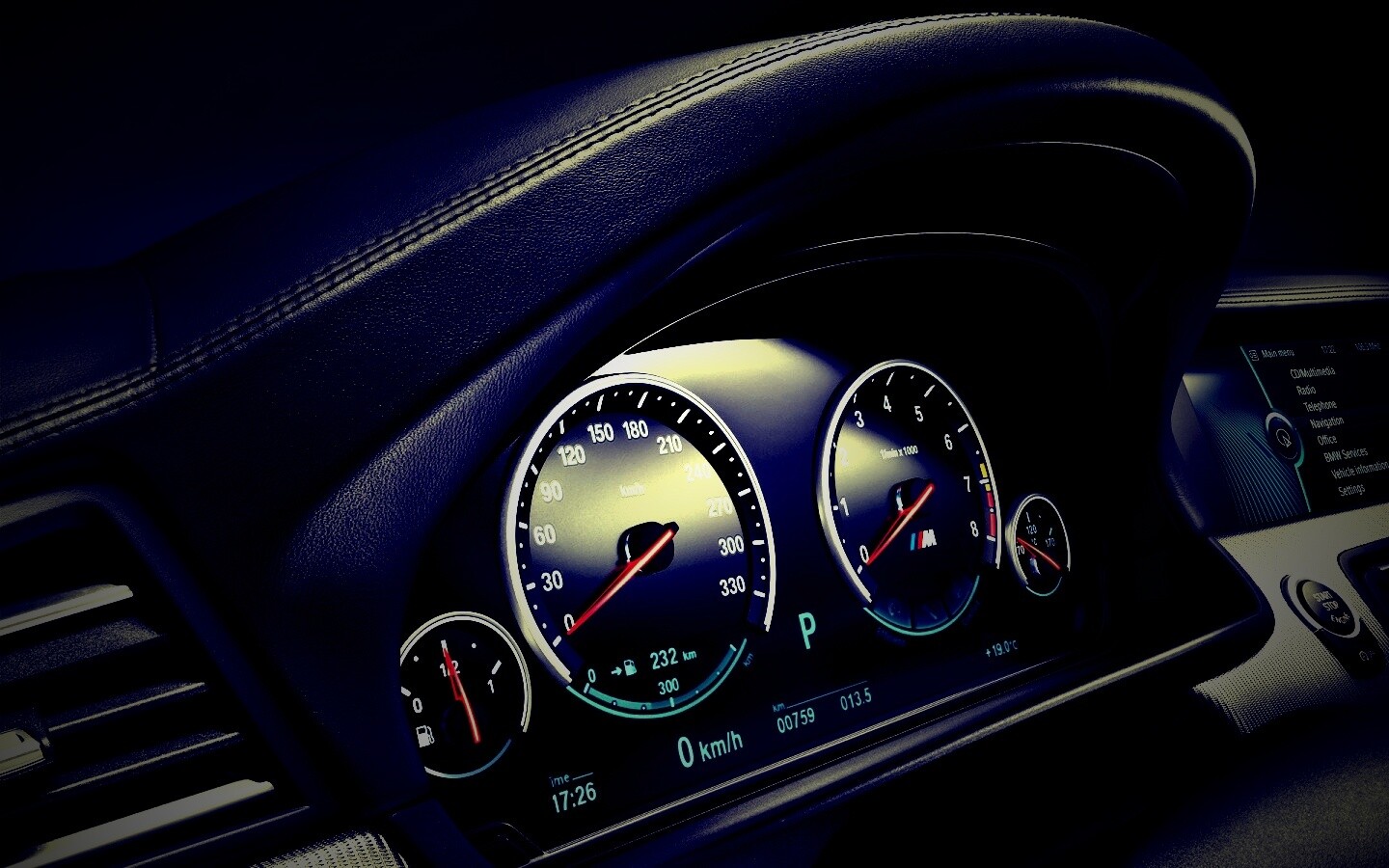 Приборная панель BMW F10 обои