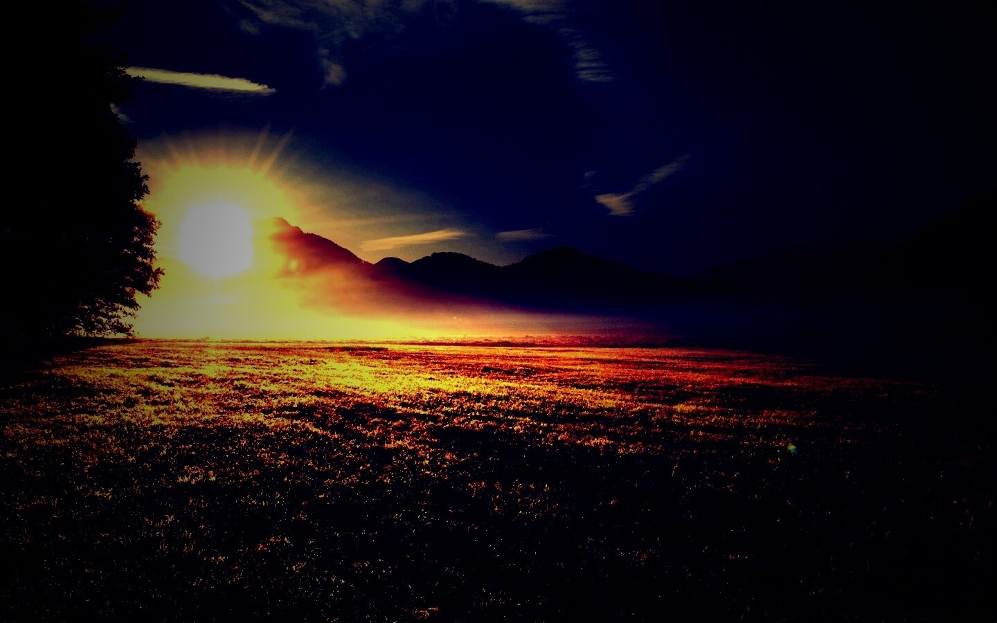 Восход над горами обои