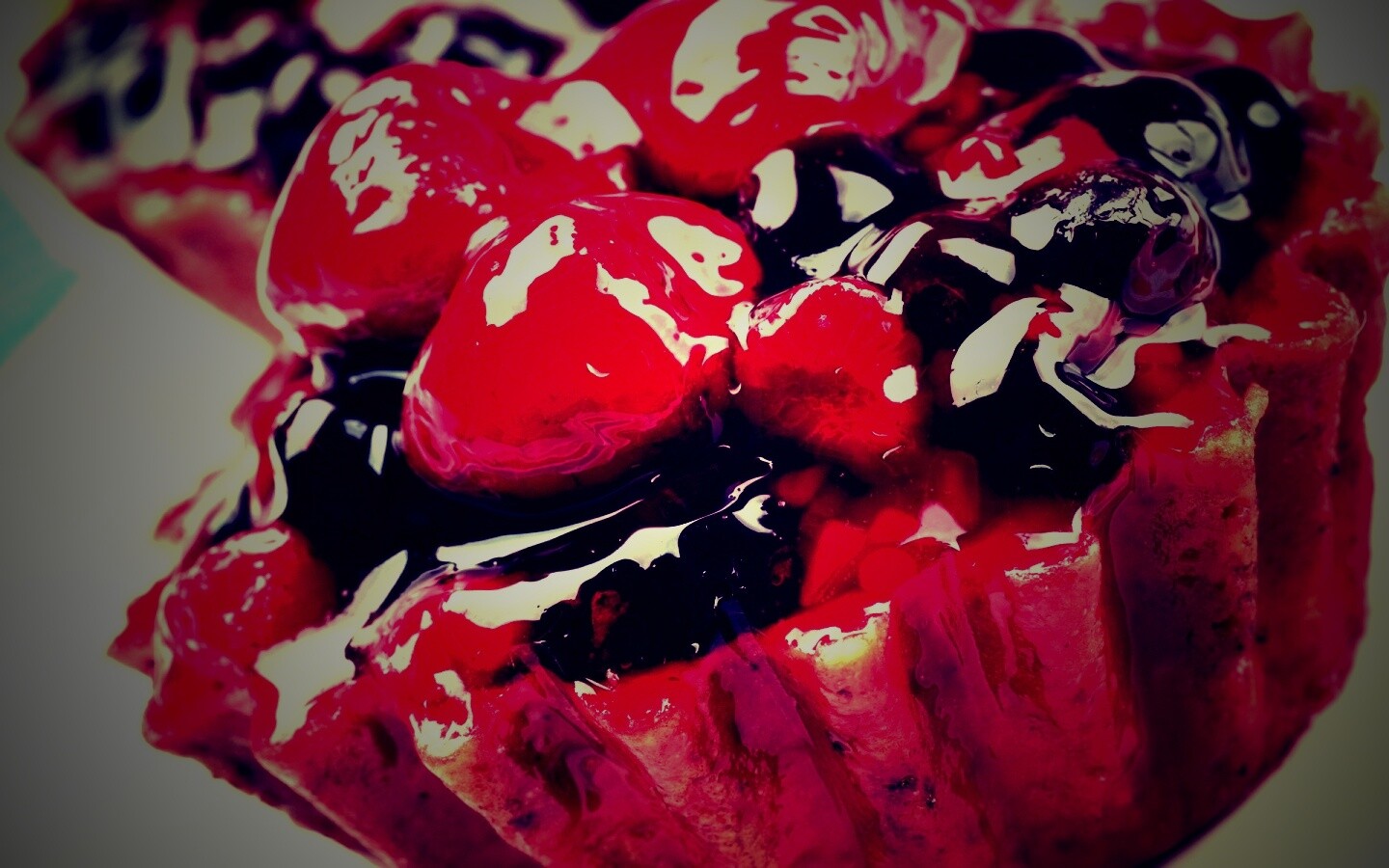 Восхитительная корзиночка с фруктами обои