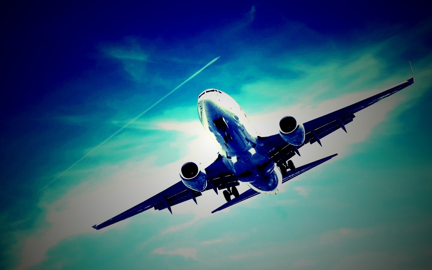 Лайнер в небе обои