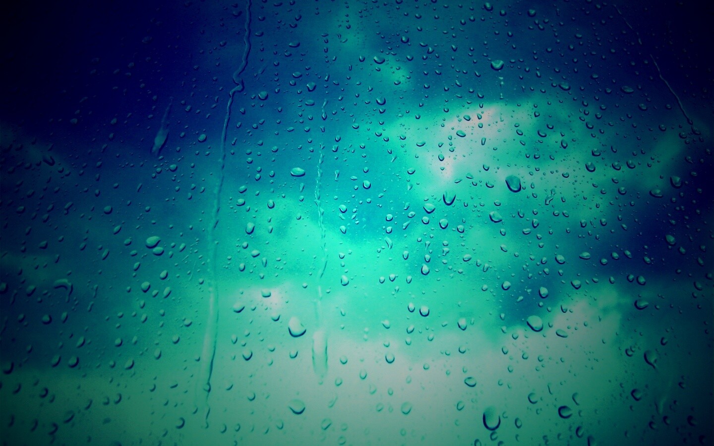 Капли на стекле обои