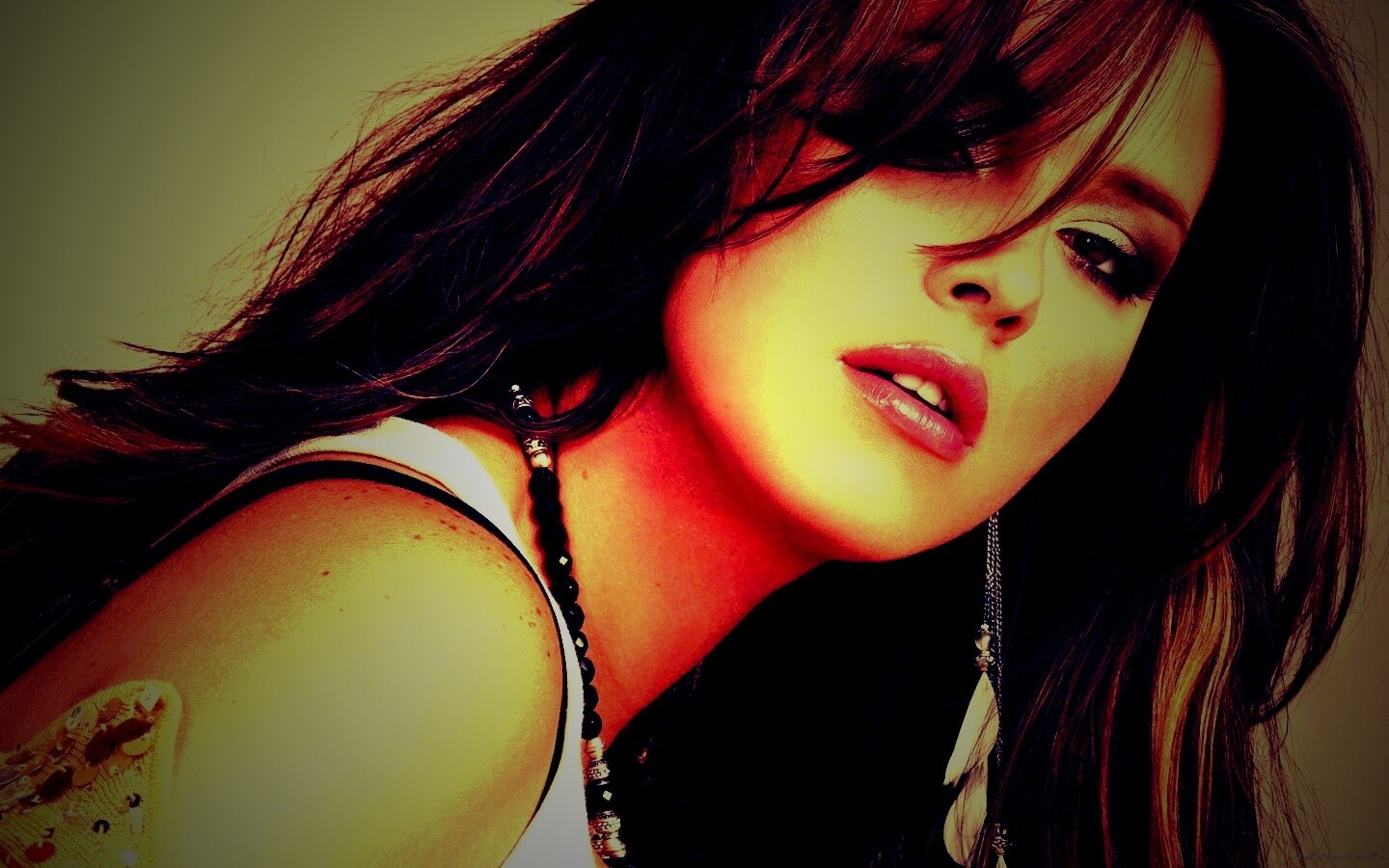 Брюнетка обои