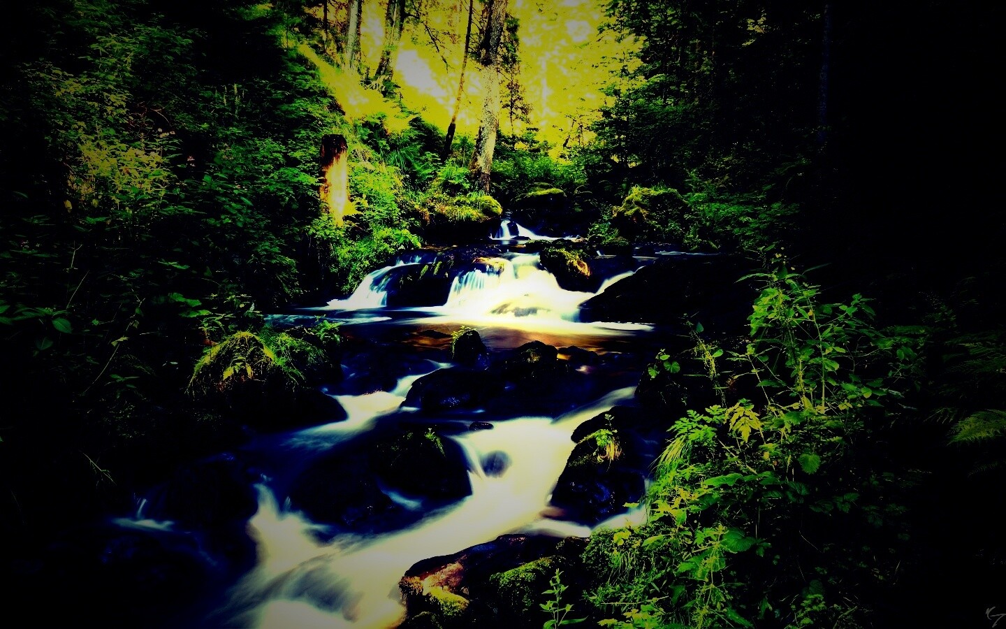 Живописный лесной водопад обои