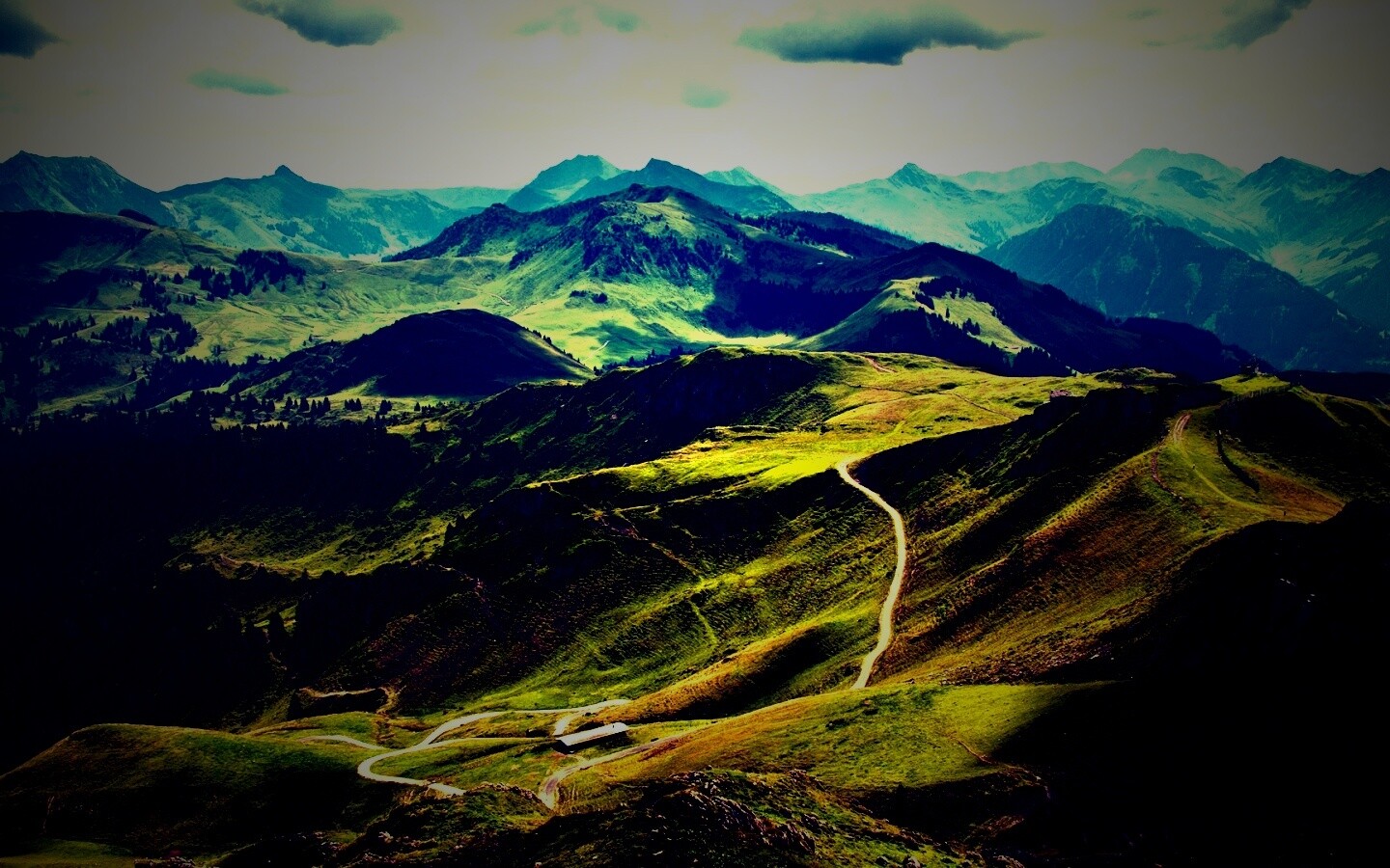 Извилистая горная дорога обои