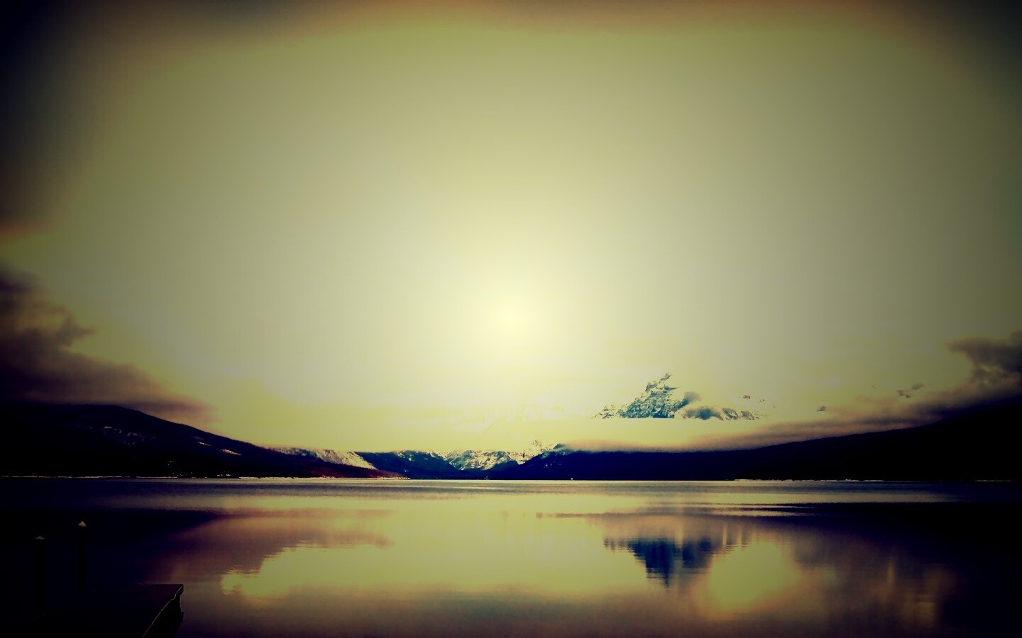 Спокойное горное озеро обои