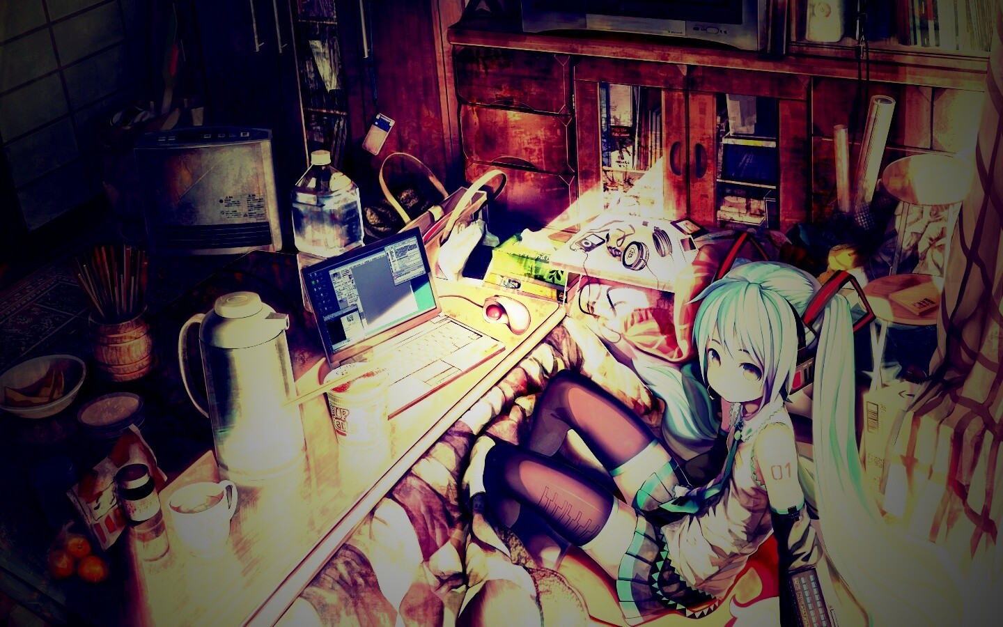 Хатсуне Мику в своей комнате обои