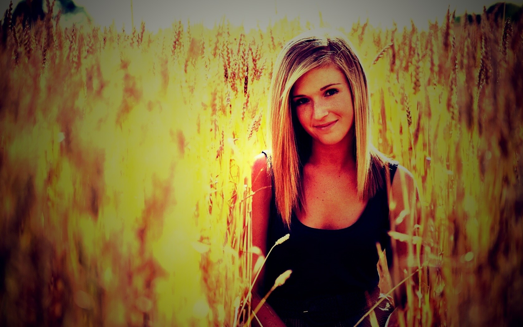 Девушка во ржи обои
