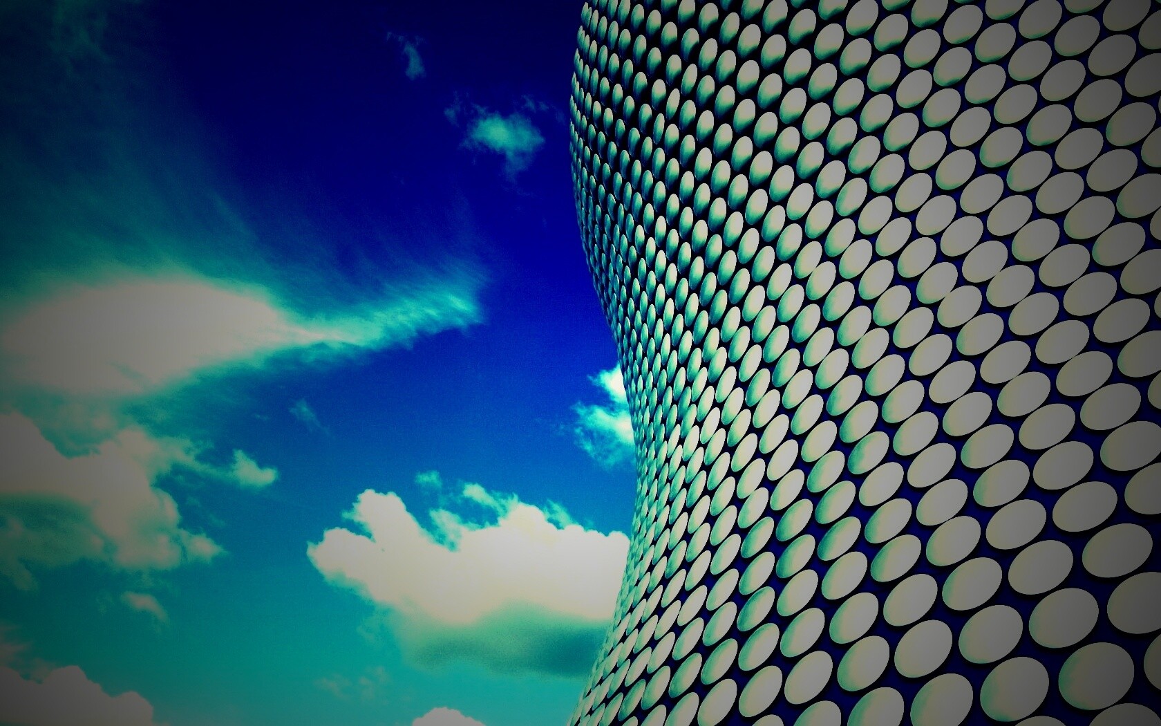 Стена из белых кругов обои