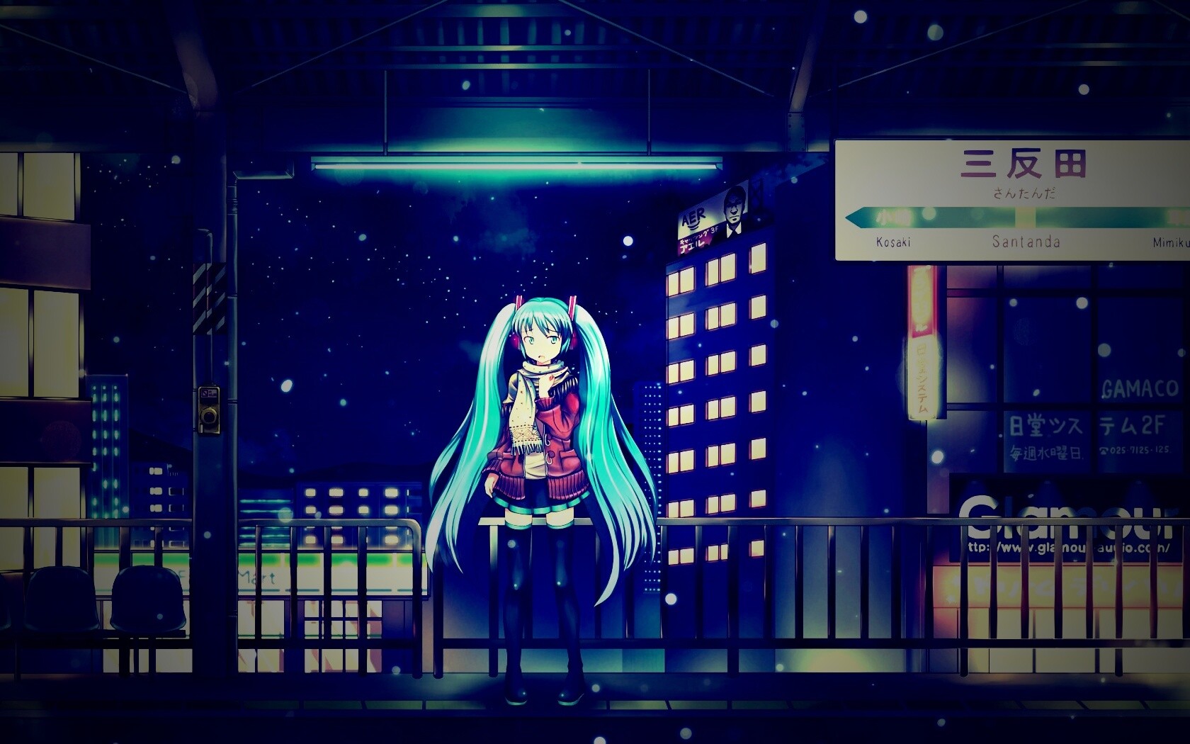 Девочка на остановке обои