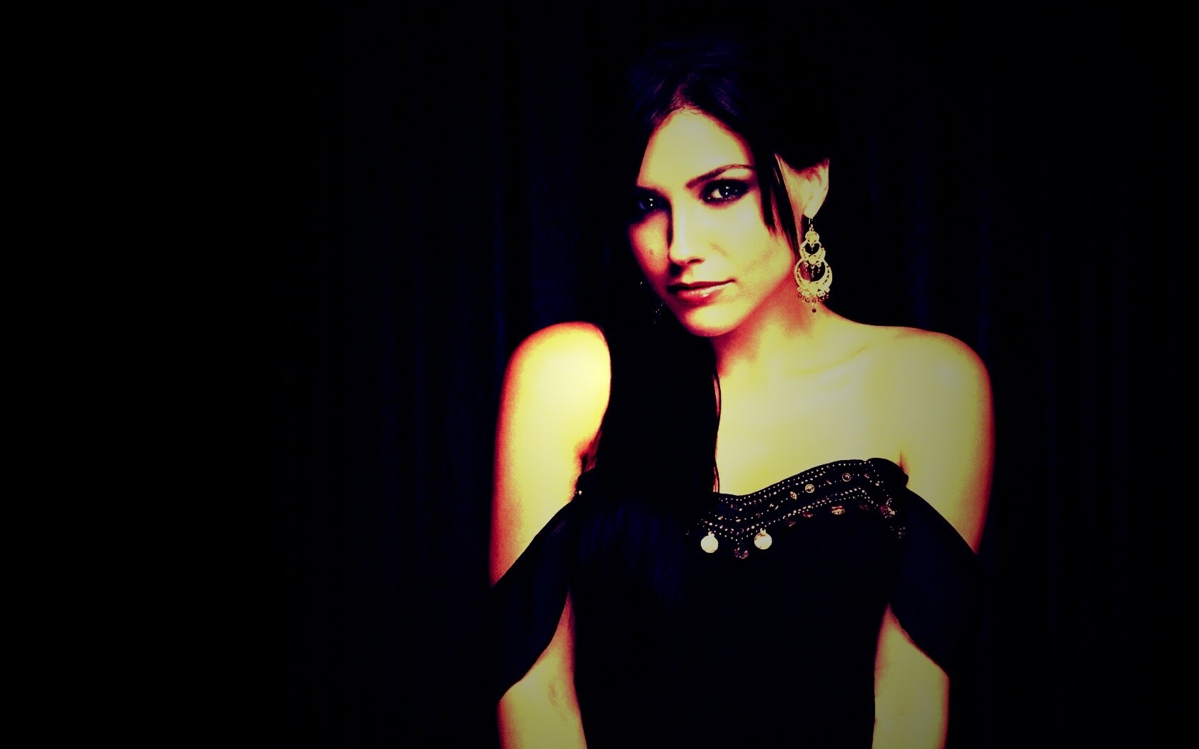 София Буш в черном платье обои