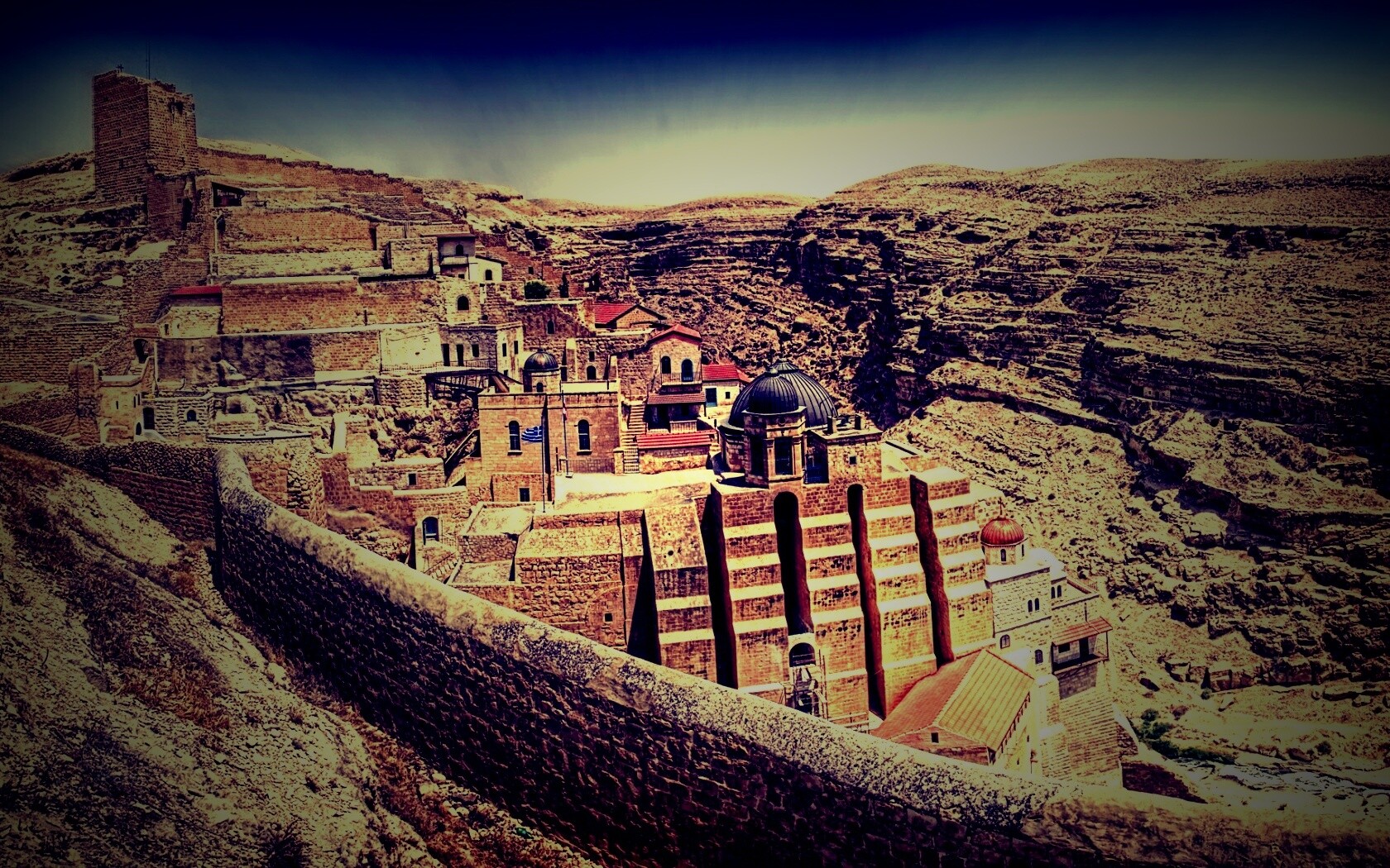 Город среди скал обои