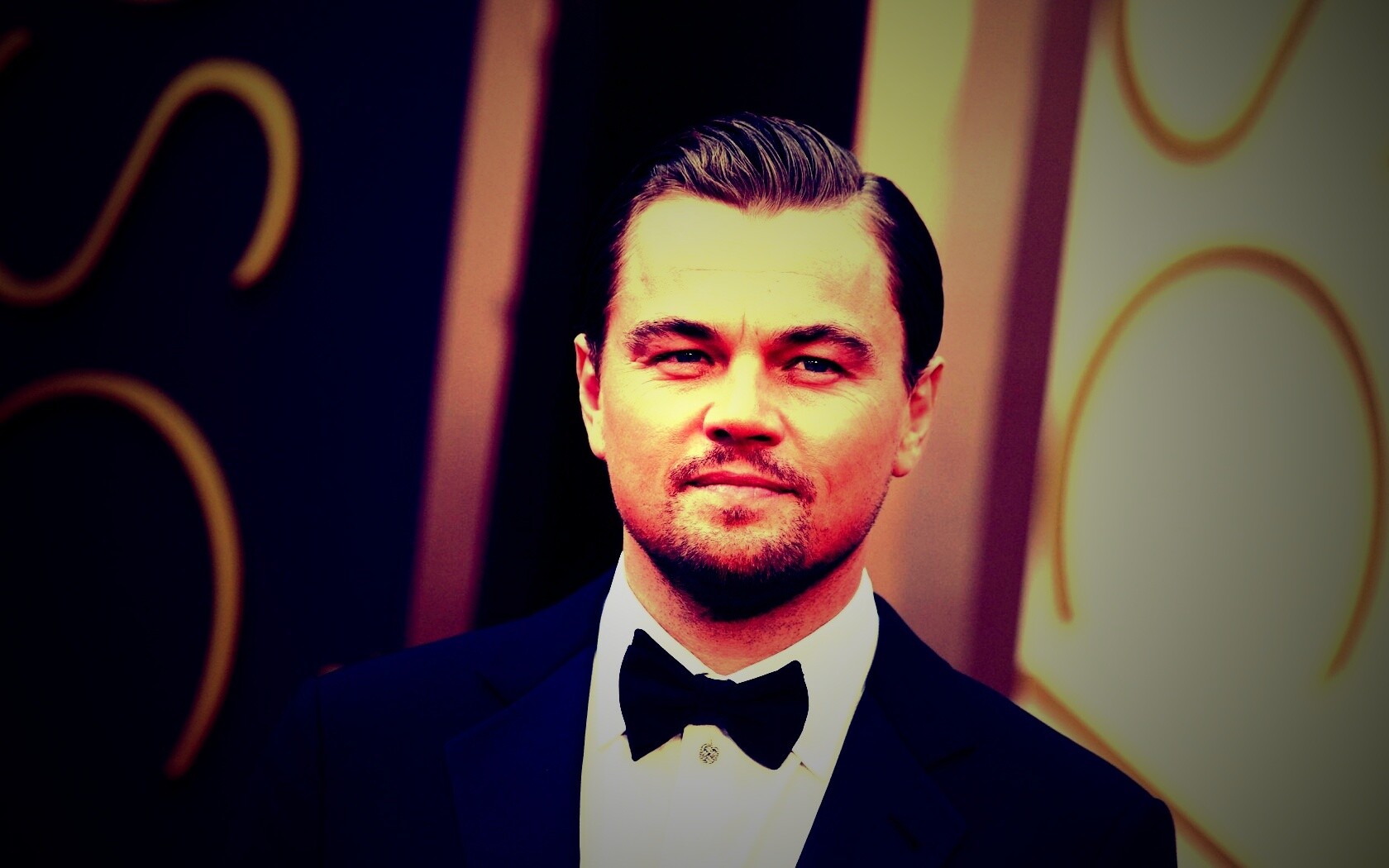 Леонардо Дикаприо в костюме обои