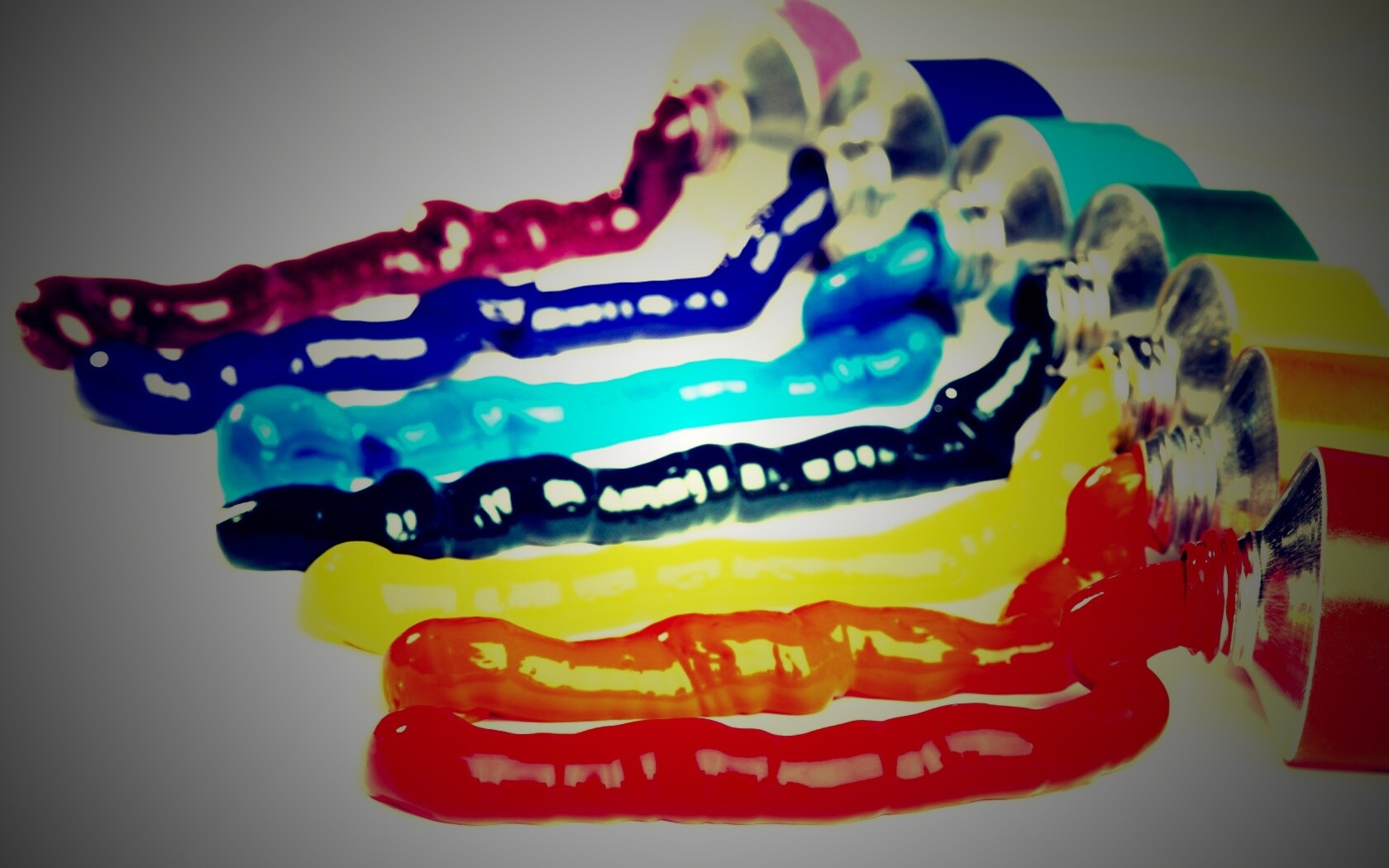 Тюбики с краской обои