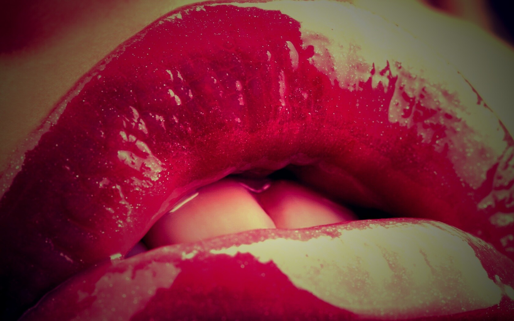 Губы с блеском обои