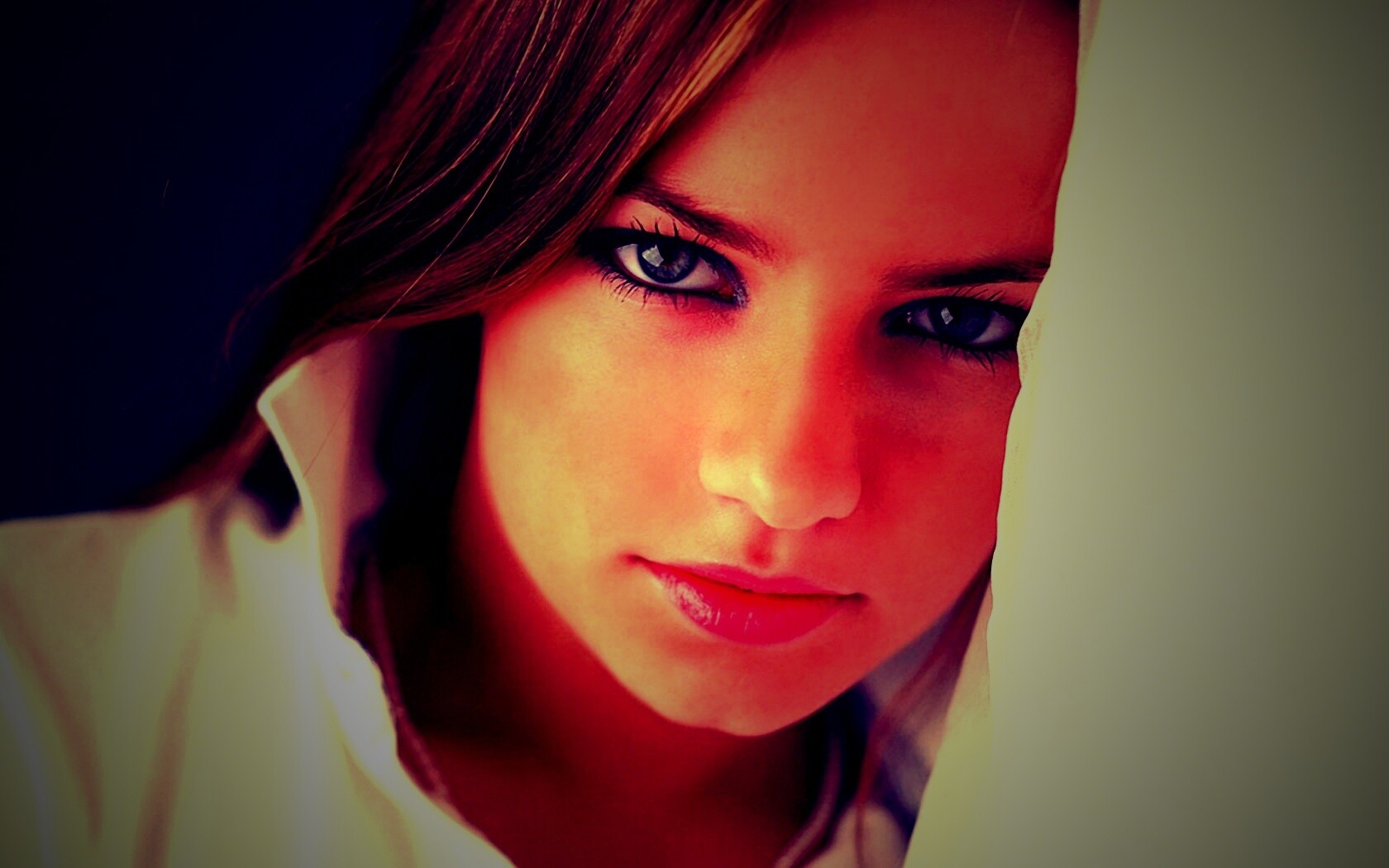 Красивая молодая девушка обои