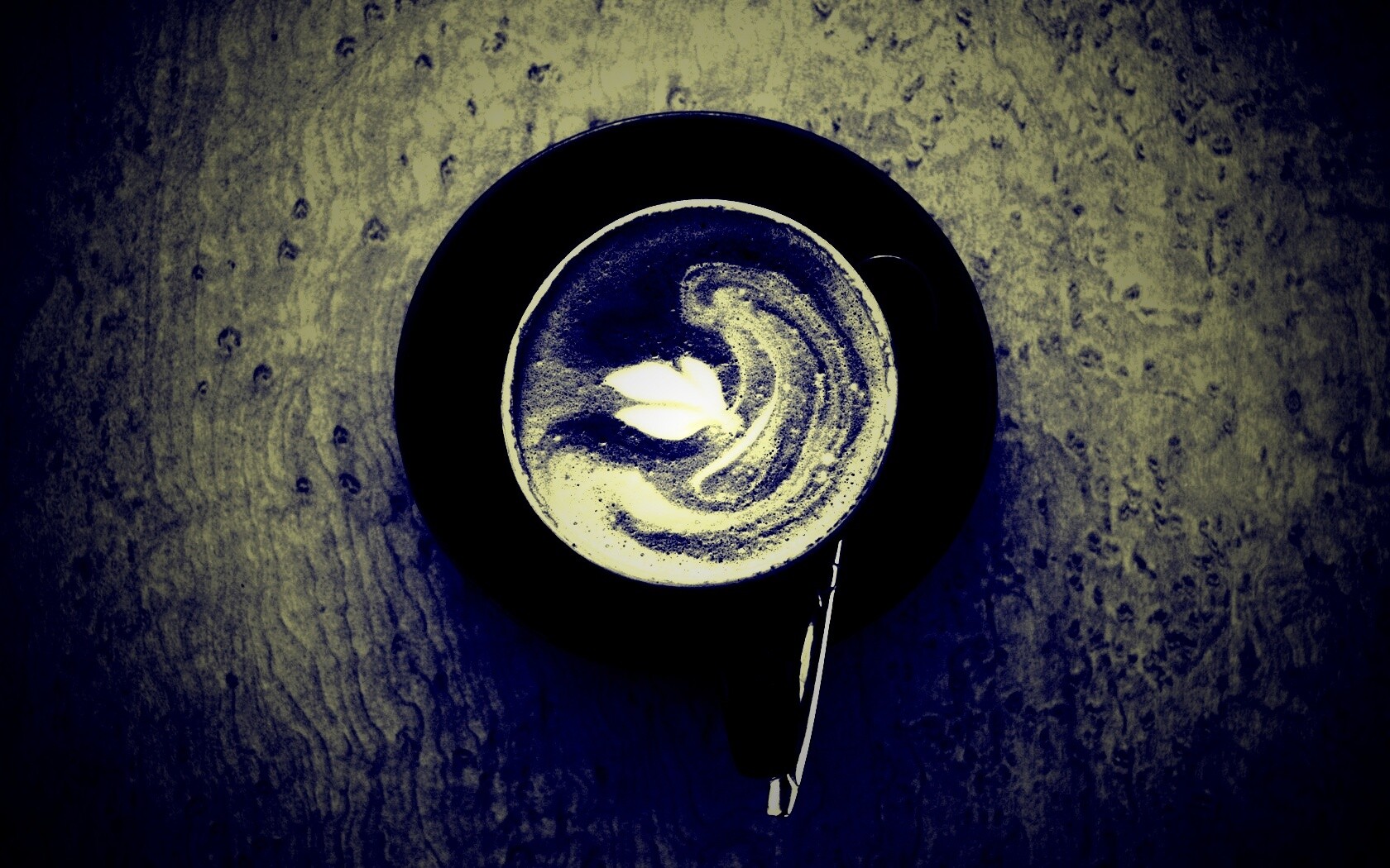 Монохромный утренний кофе обои