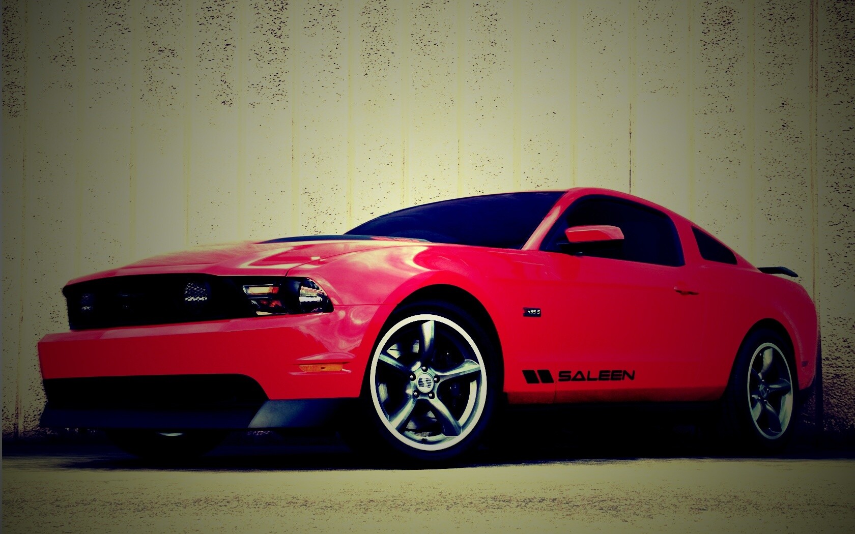 Красный Мустанг GT обои