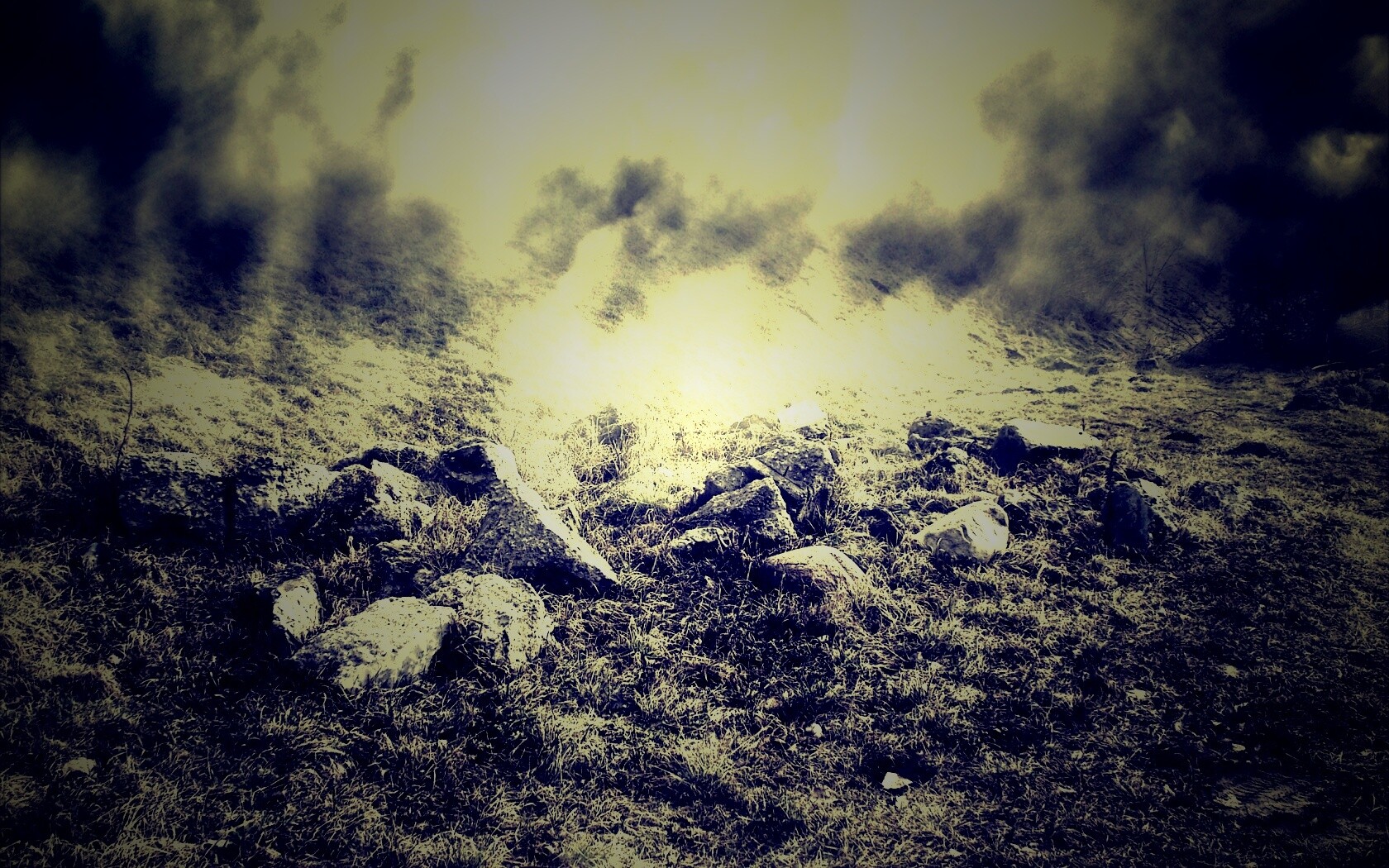 Камни под туманом обои