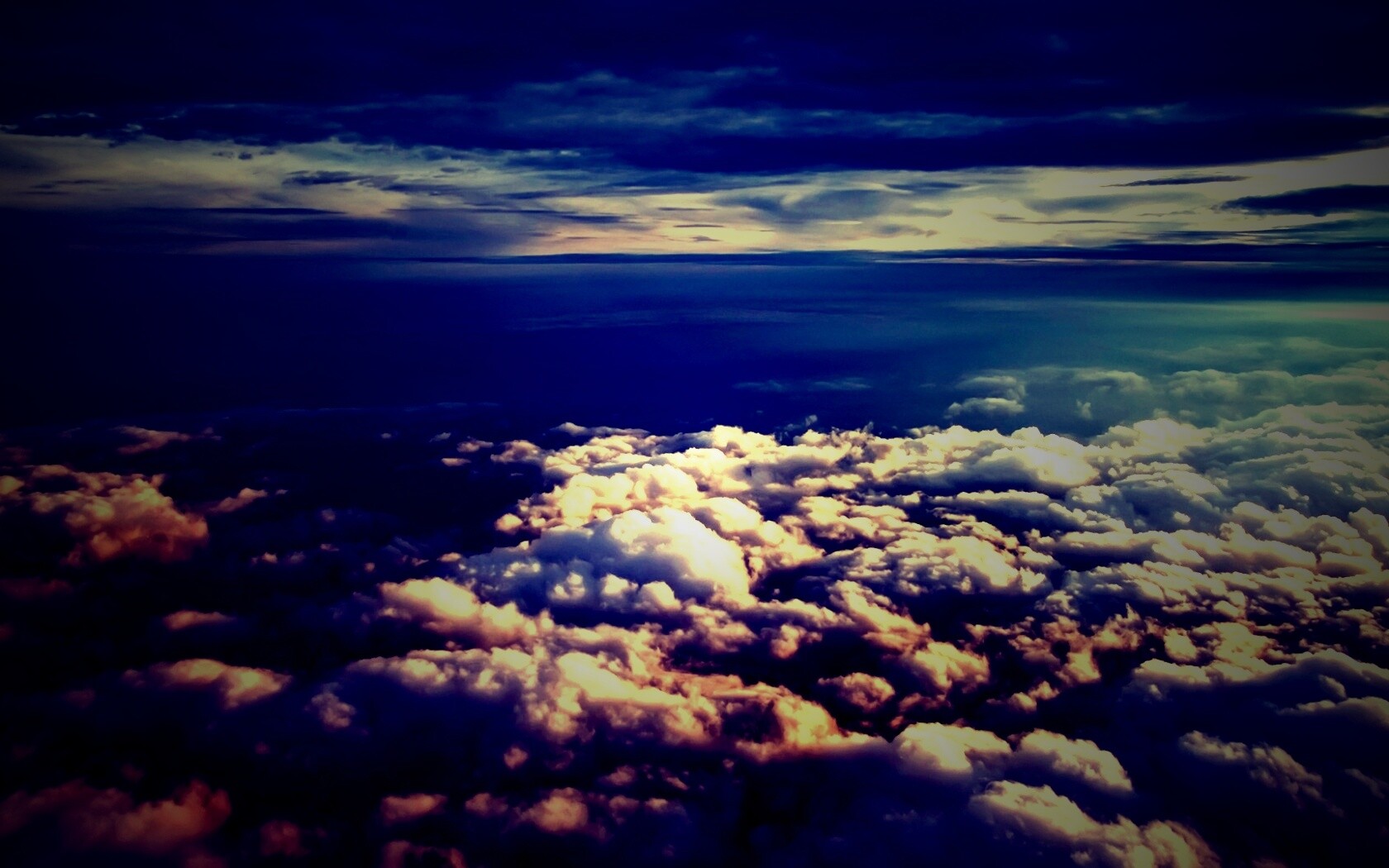 Полет над облаками обои