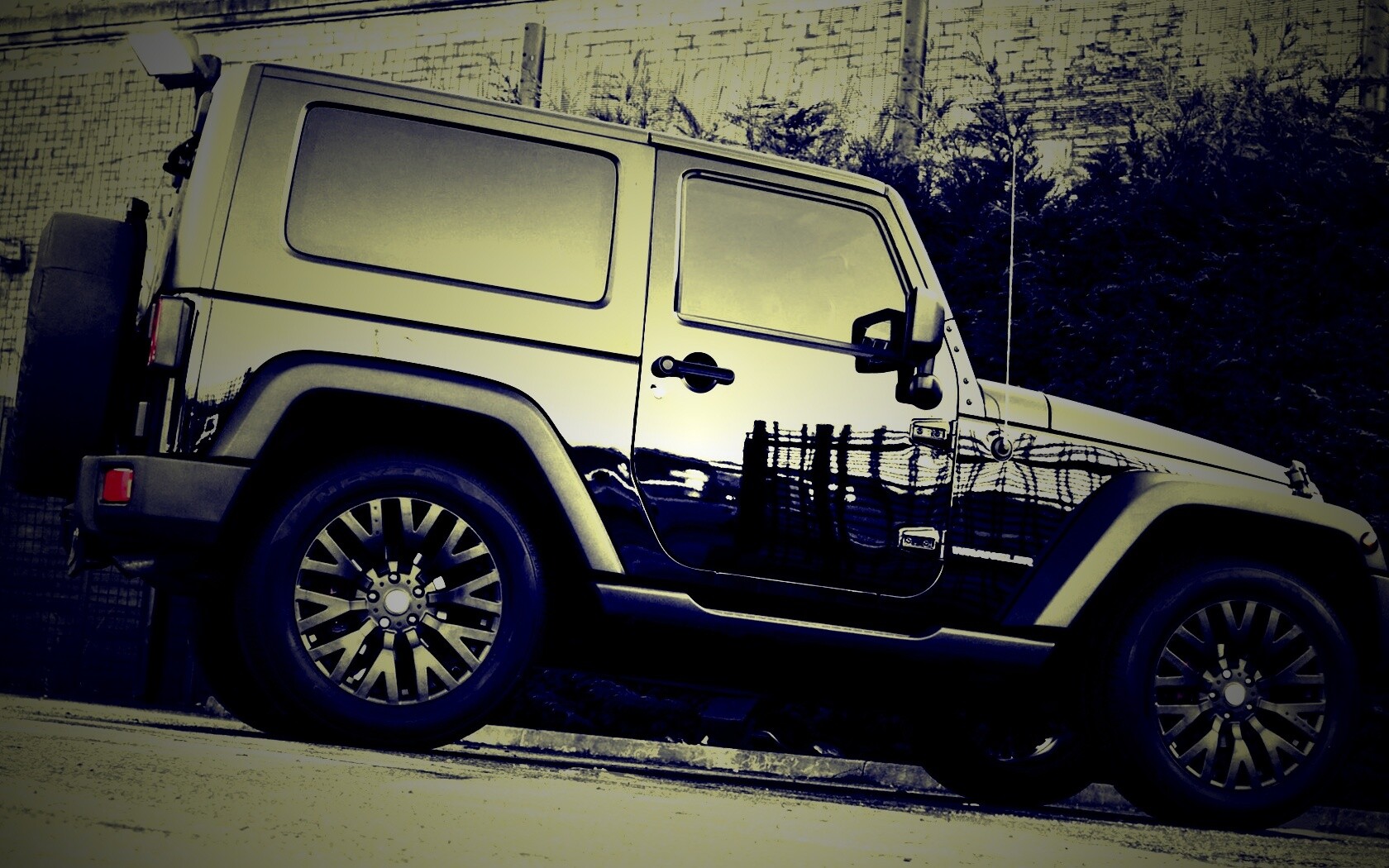 Черный внедорожник обои