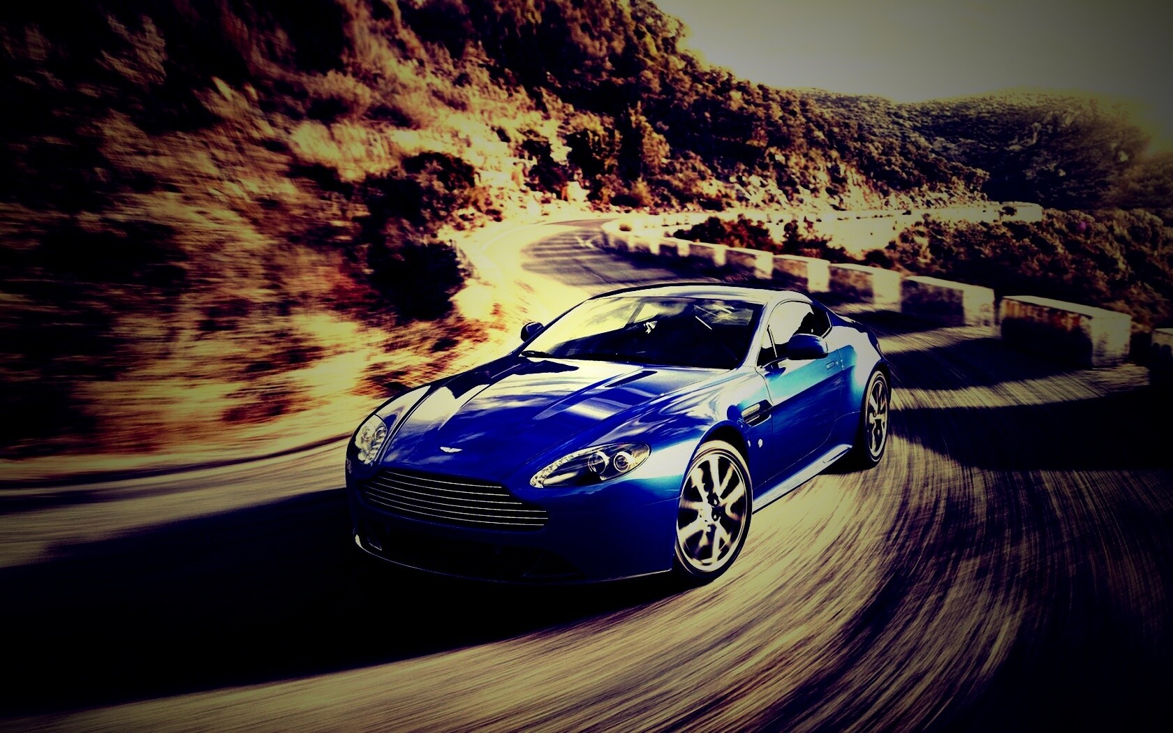 Синий Aston Martin обои