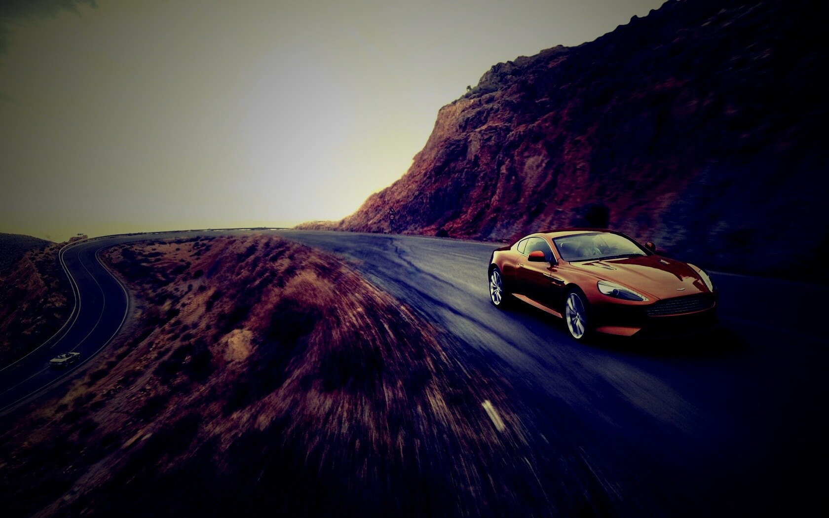 Aston Martin в горах обои