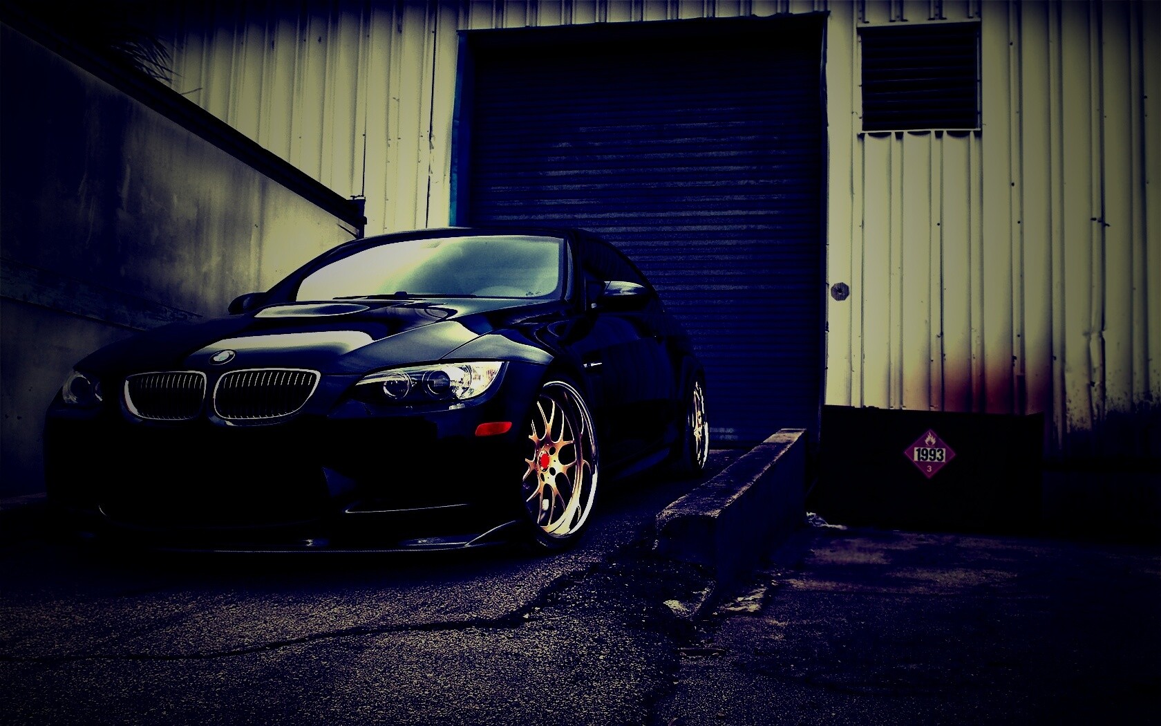 Чёрный БМВ обои