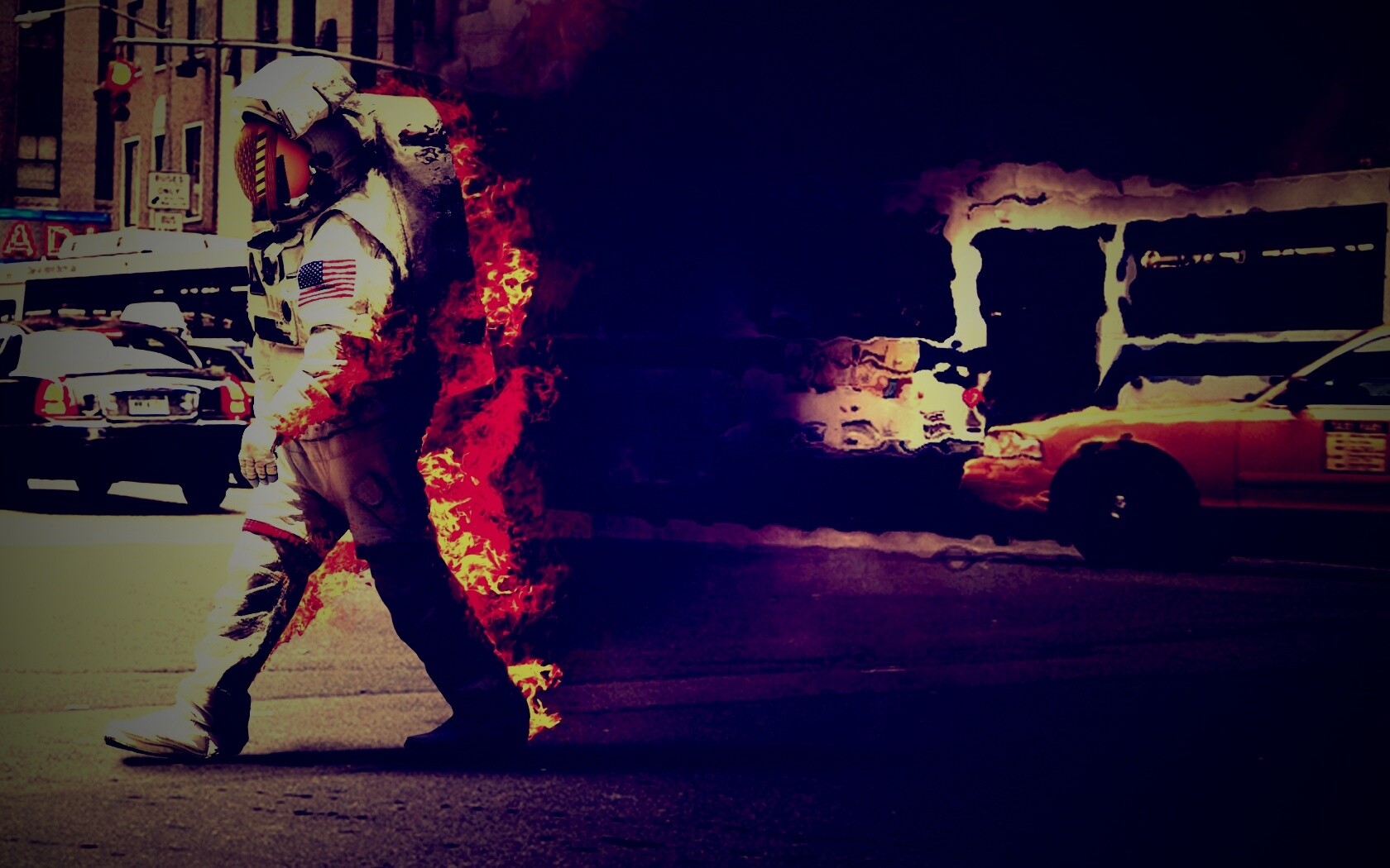 Астронавт в огне обои