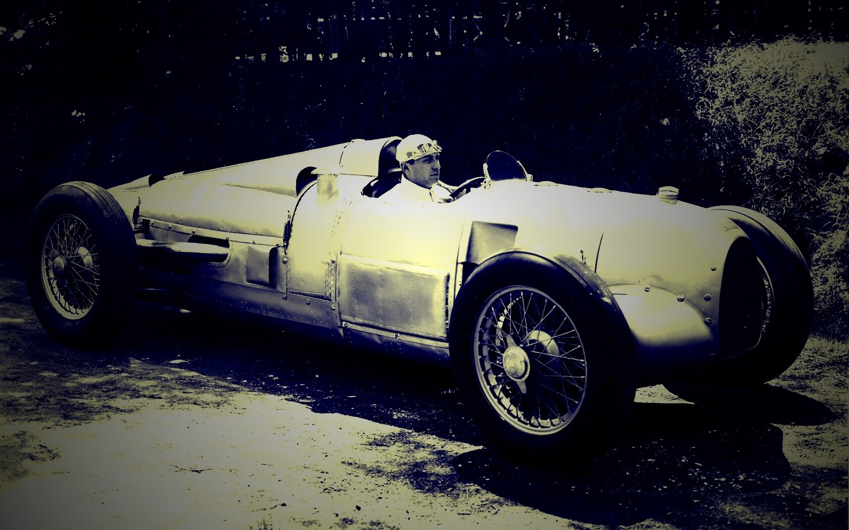 Старинный гоночный автомобиль обои