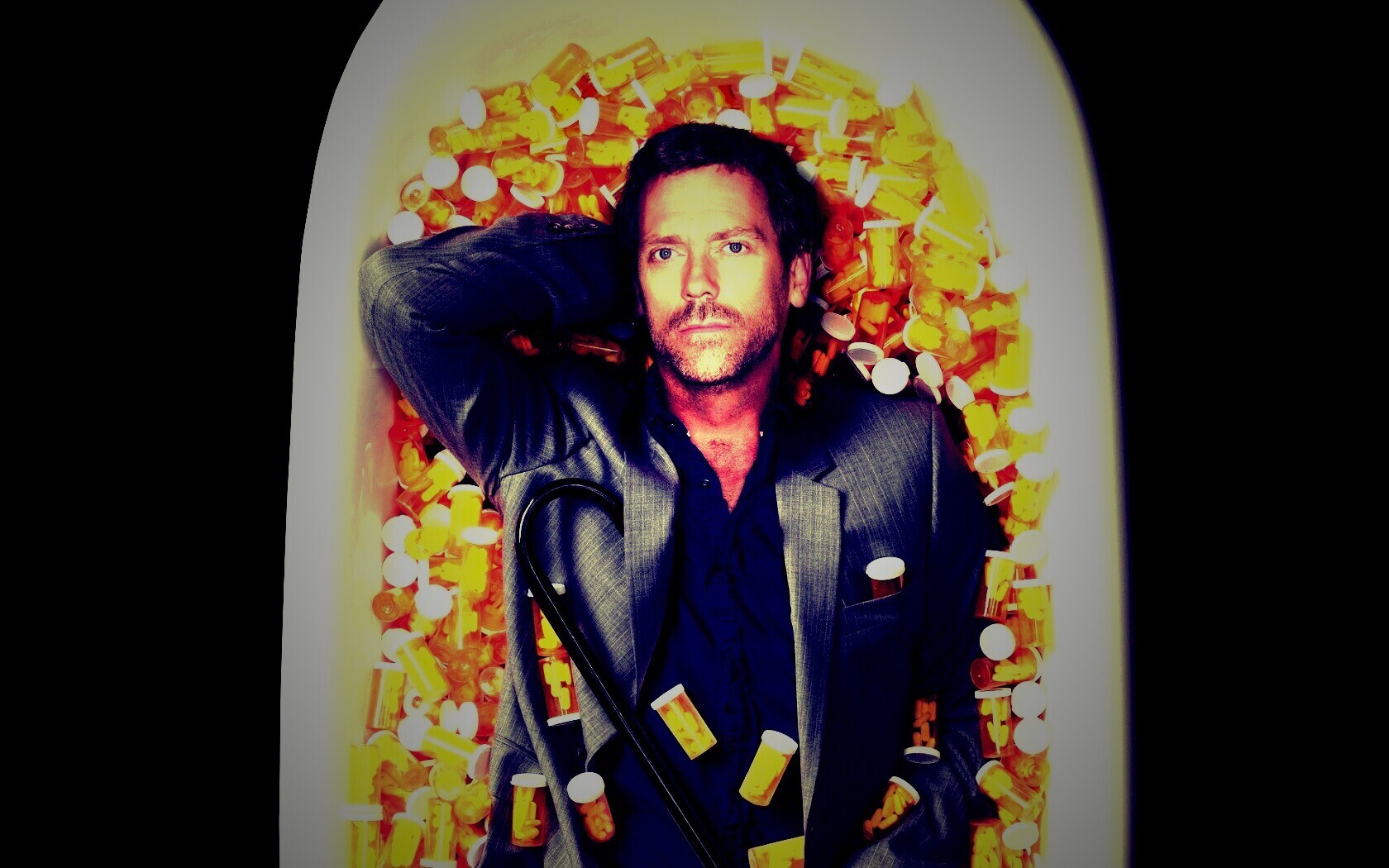 Хаус в ванне с викодином обои