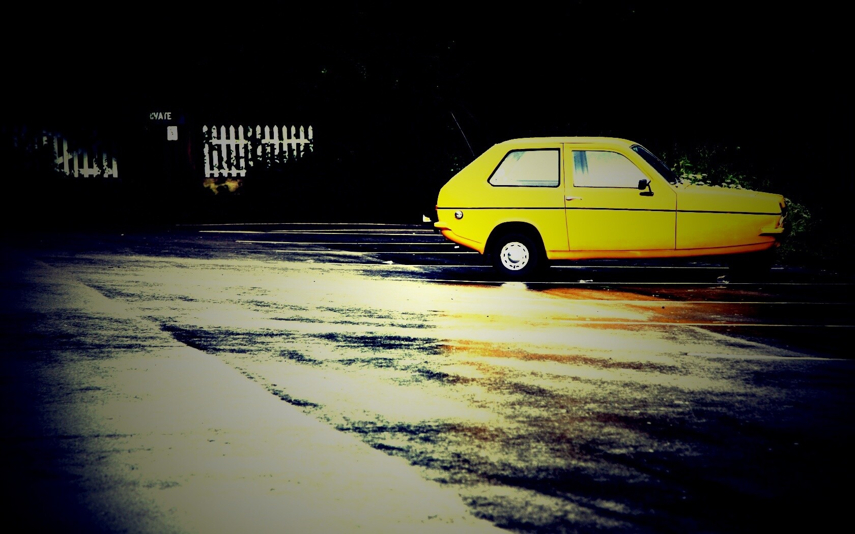 Трёхколёсный ретро автомобиль обои