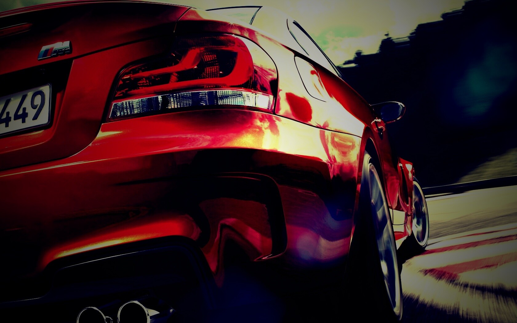 BMW входит в поворот на треке обои