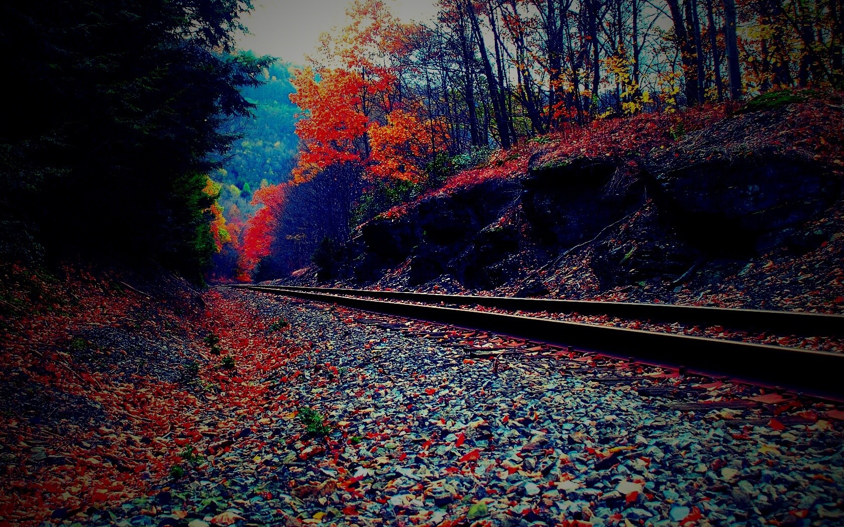 Железная дорога в скалистой местности обои