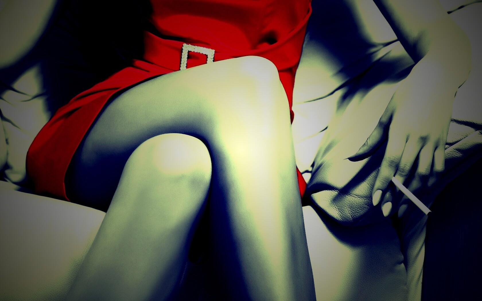 Ножки, платье и сигарета обои