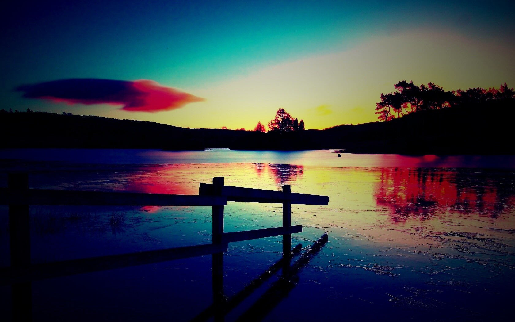 Красивый закат на озере обои