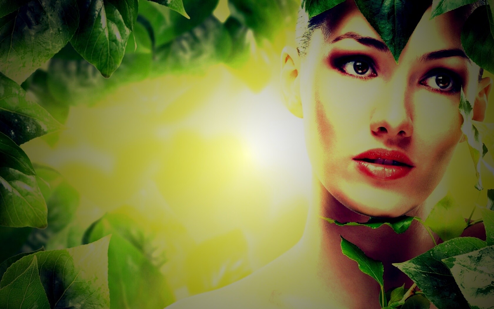 Девушка с зелеными листьями обои