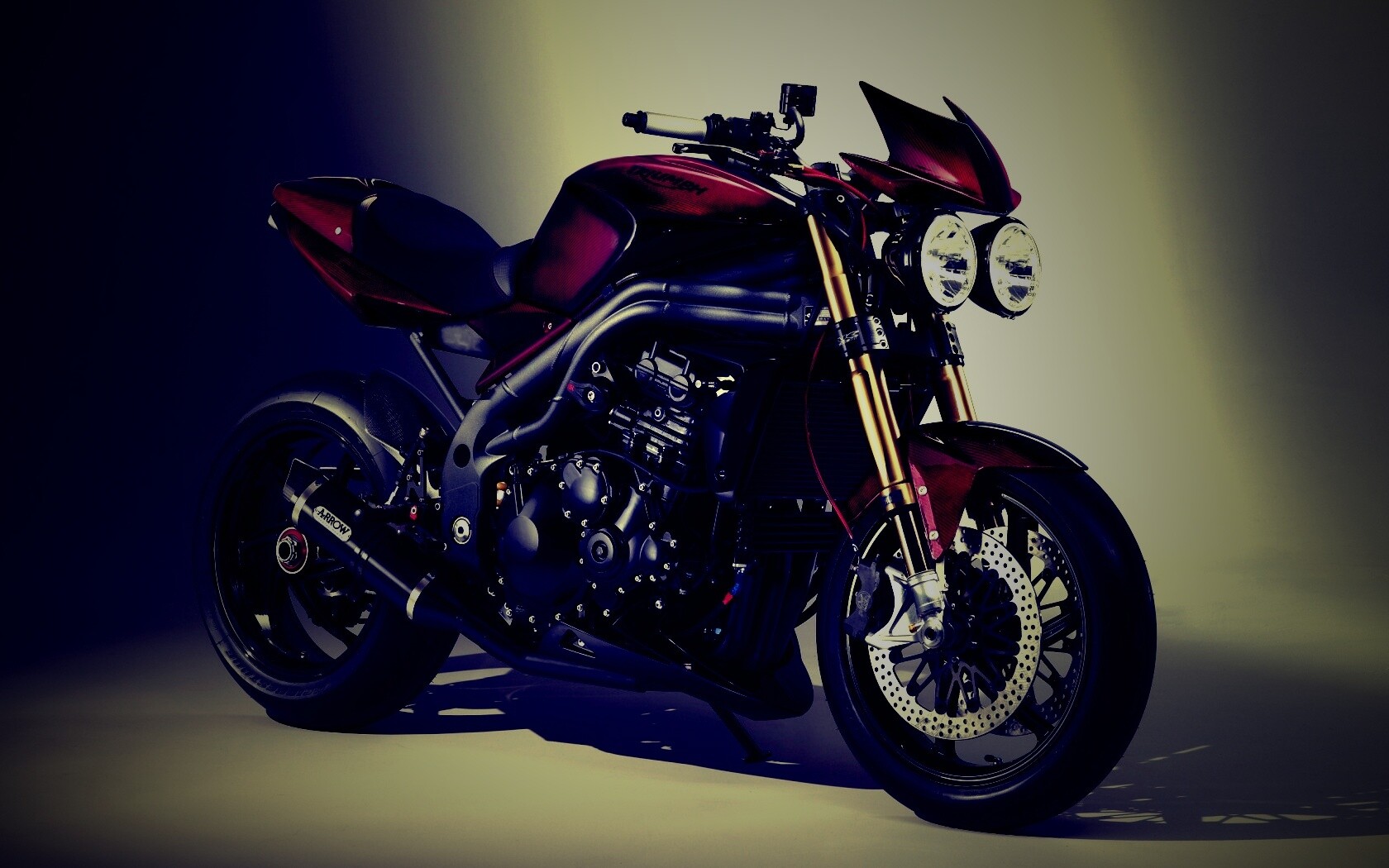 Мотоцикл в фотостудии обои