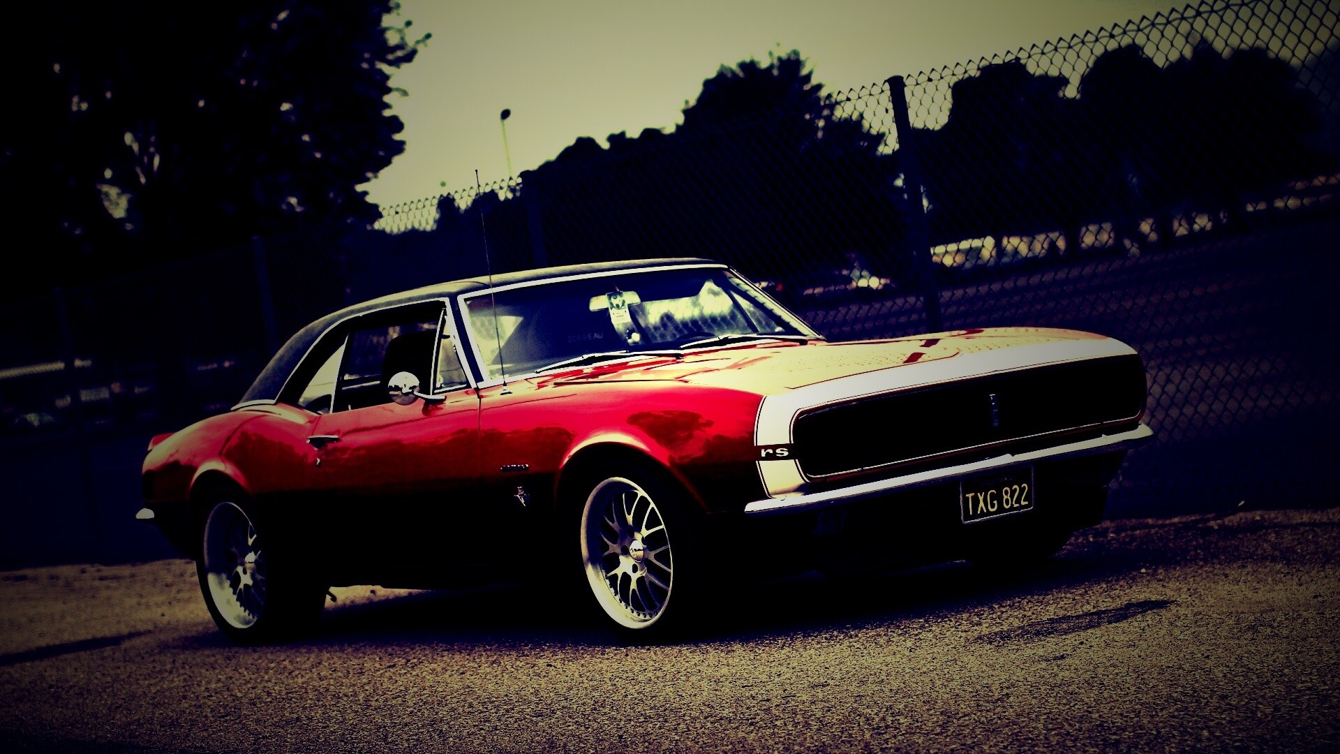 Красный монстор обои