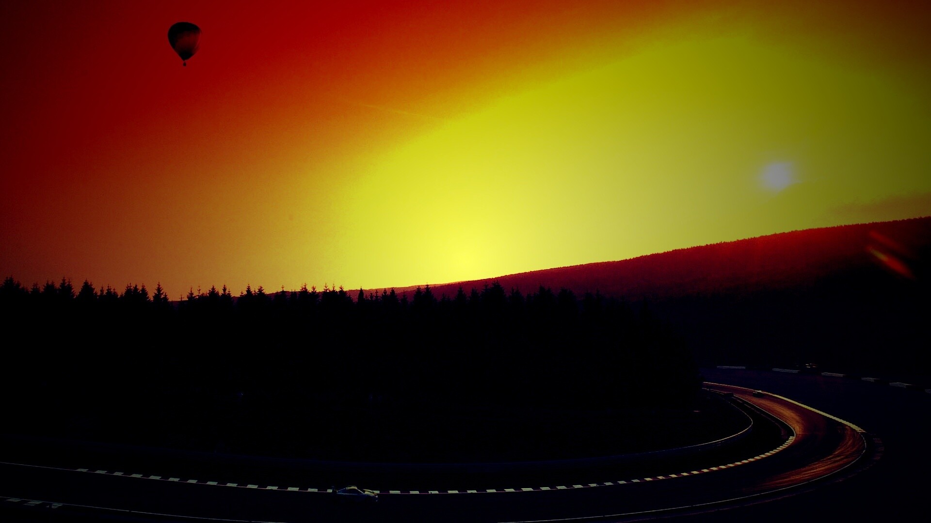 Воздушный шар над треком обои